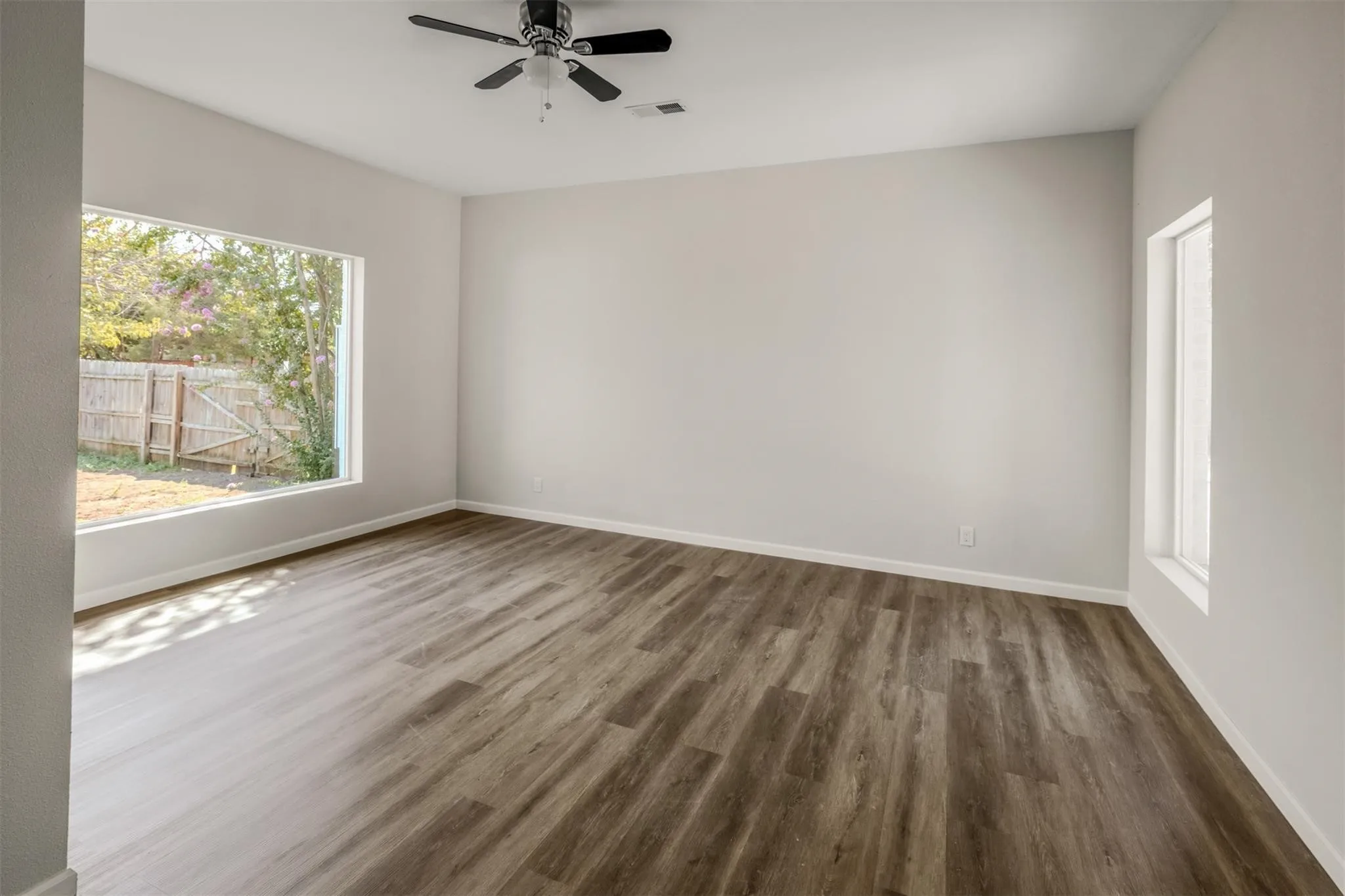 Single Family Residence For Sale in Wise County , 700 N Church Street, Decatur, Texas 76234, 3 Bedroom, 2 Bathroom, Garage spaces, 1,845 Sqft, built in 1930, Preowned, mls#21147604, Real Estate Agent in Decatur, Homes For Sale in Wise county, Homes For Sale in Decatur, Realtor in Decatur Texas, Real Estate Brokerage Independent Realty Texas, Luminita Cordes Realtor