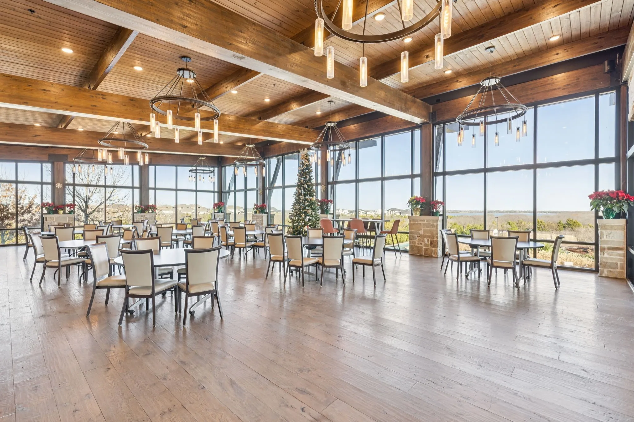 Gorgeous banquet hall with views of the lake
