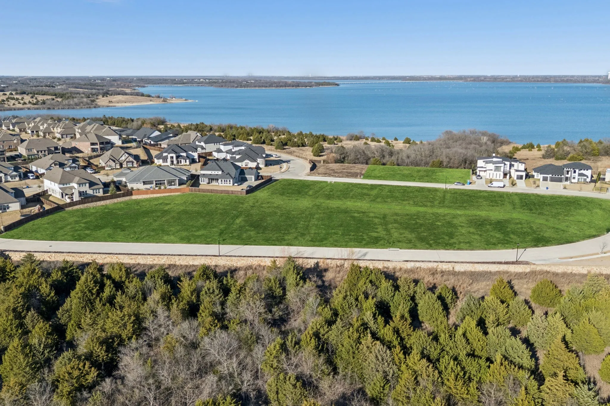 Scenic views of Lavon Lake and abundant amenities throughout the neighborhood