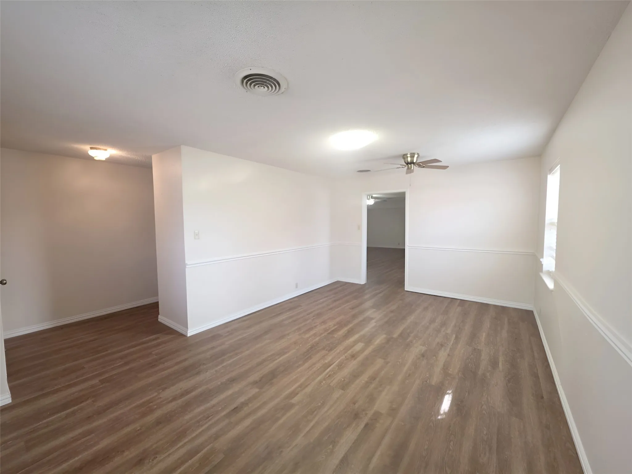 Single Family Residence For Sale in Hopkins County , 600 Plano Street, Sulphur Springs, Texas 75482, 3 Bedroom, 2 Bathroom, 2 Garage spaces, 1,887 Sqft, built in 1963, mls#21145132, Real Estate Agent in Sulphur Springs, Homes For Sale in Hopkins county, Homes For Sale in Sulphur Springs, Realtor in Sulphur Springs Texas, Real Estate Brokerage Independent Realty Texas, Luminita Cordes Realtor