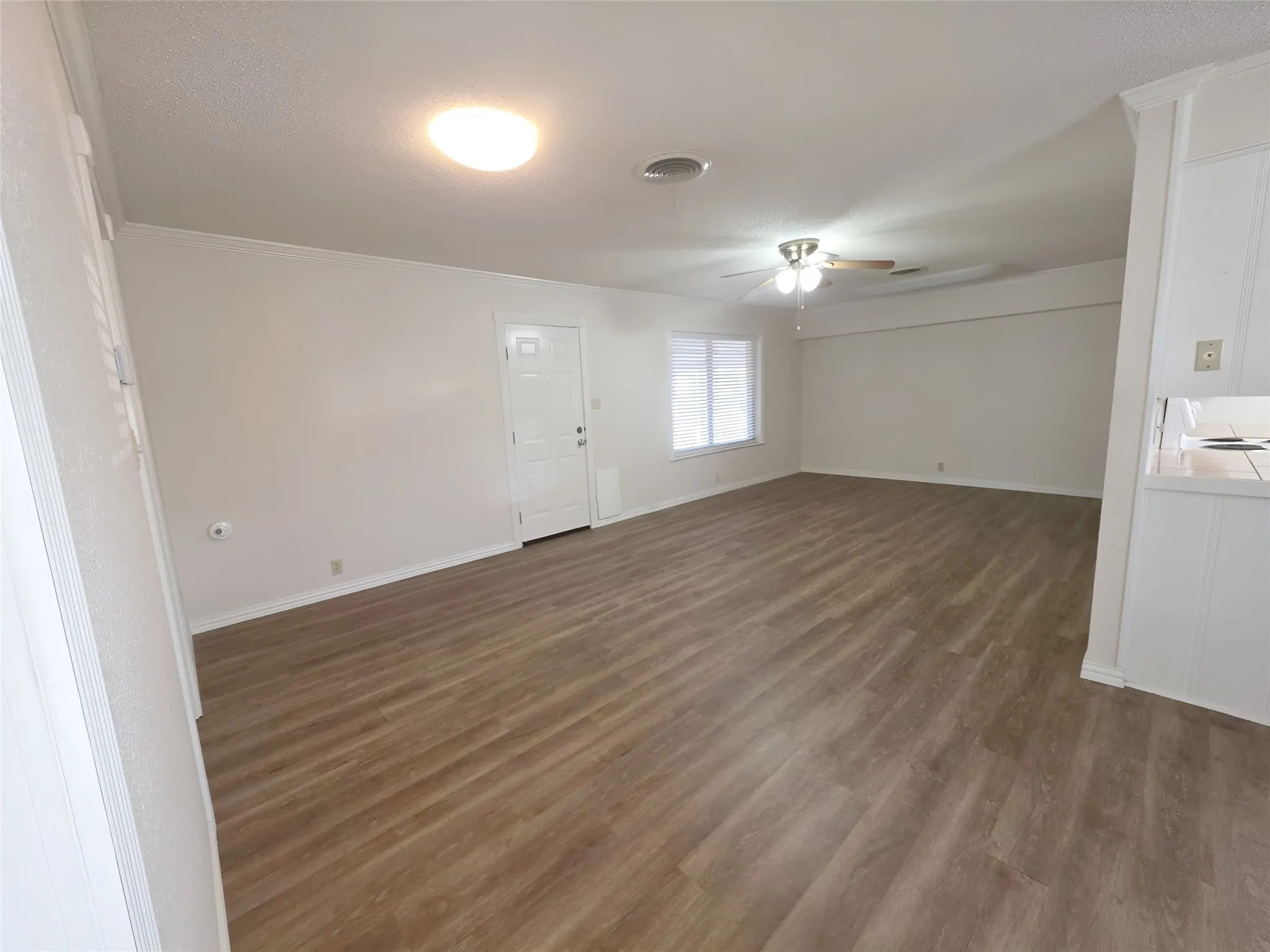 Single Family Residence For Sale in Hopkins County , 600 Plano Street, Sulphur Springs, Texas 75482, 3 Bedroom, 2 Bathroom, 2 Garage spaces, 1,887 Sqft, built in 1963, mls#21145132, Real Estate Agent in Sulphur Springs, Homes For Sale in Hopkins county, Homes For Sale in Sulphur Springs, Realtor in Sulphur Springs Texas, Real Estate Brokerage Independent Realty Texas, Luminita Cordes Realtor