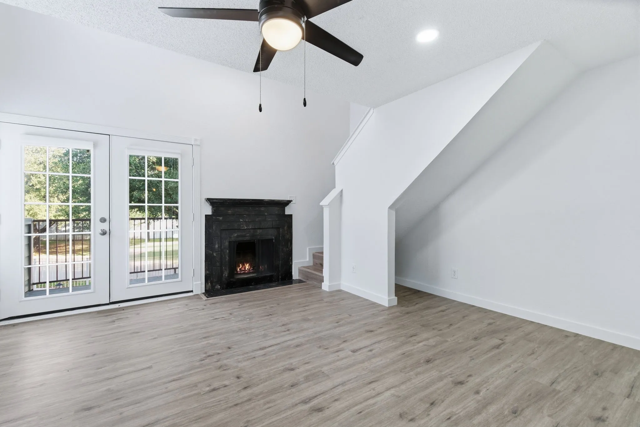 Apartment For Sale in Tarrant County , 3101 Sondra Drive 201-A, Fort Worth, Texas 76107, 1 Bedroom, 1 Bathroom, Garage spaces, 0 Sqft, built in 1981, Preowned, mls#21144625, Real Estate Agent in Fort Worth, Homes For Sale in Tarrant county, Homes For Sale in Fort Worth, Realtor in Fort Worth Texas, Real Estate Brokerage Independent Realty Texas, Luminita Cordes Realtor