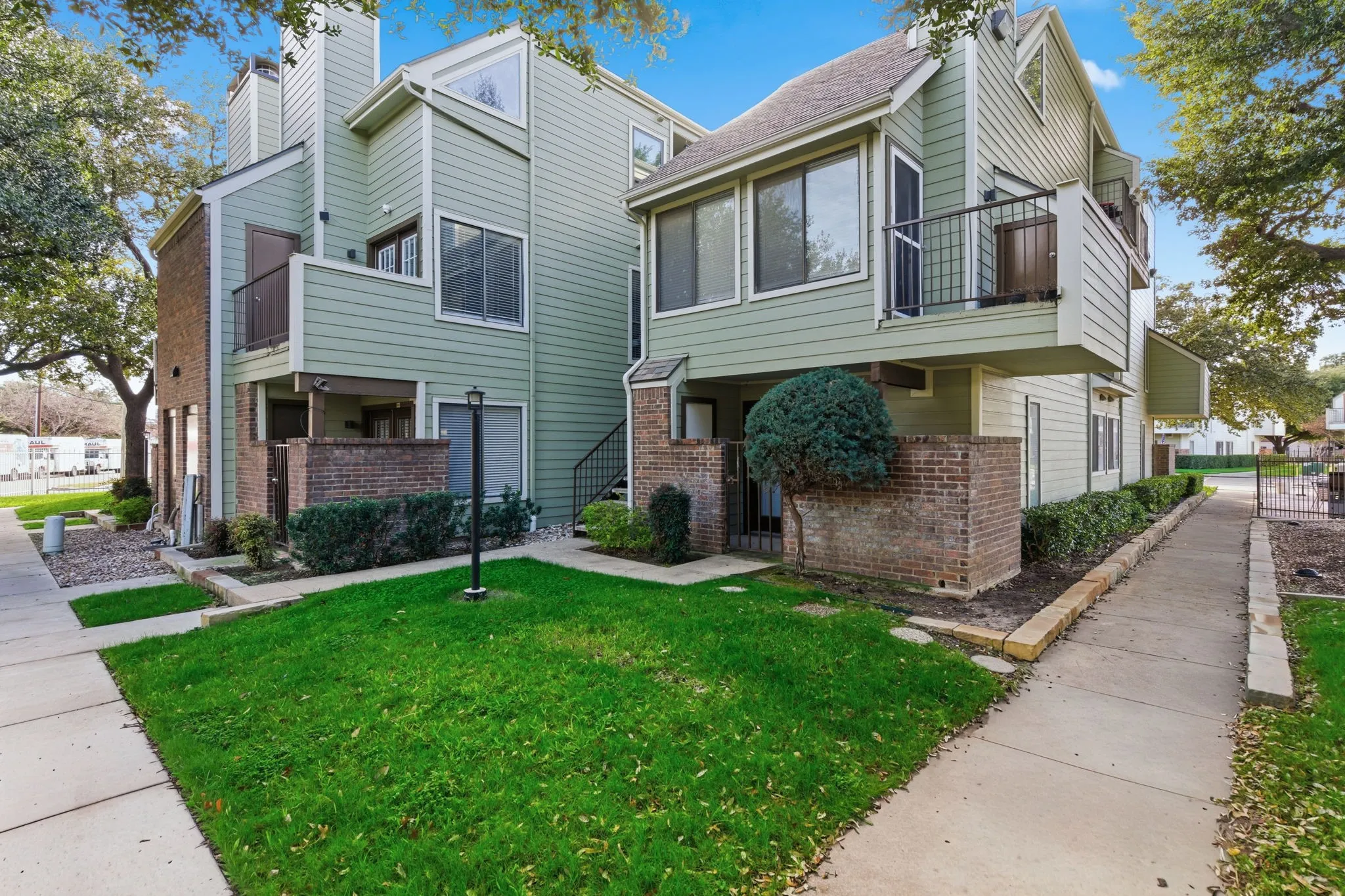 Apartment For Sale in Tarrant County , 3101 Sondra Drive 201-A, Fort Worth, Texas 76107, 1 Bedroom, 1 Bathroom, Garage spaces, 0 Sqft, built in 1981, Preowned, mls#21144625, Real Estate Agent in Fort Worth, Homes For Sale in Tarrant county, Homes For Sale in Fort Worth, Realtor in Fort Worth Texas, Real Estate Brokerage Independent Realty Texas, Luminita Cordes Realtor
