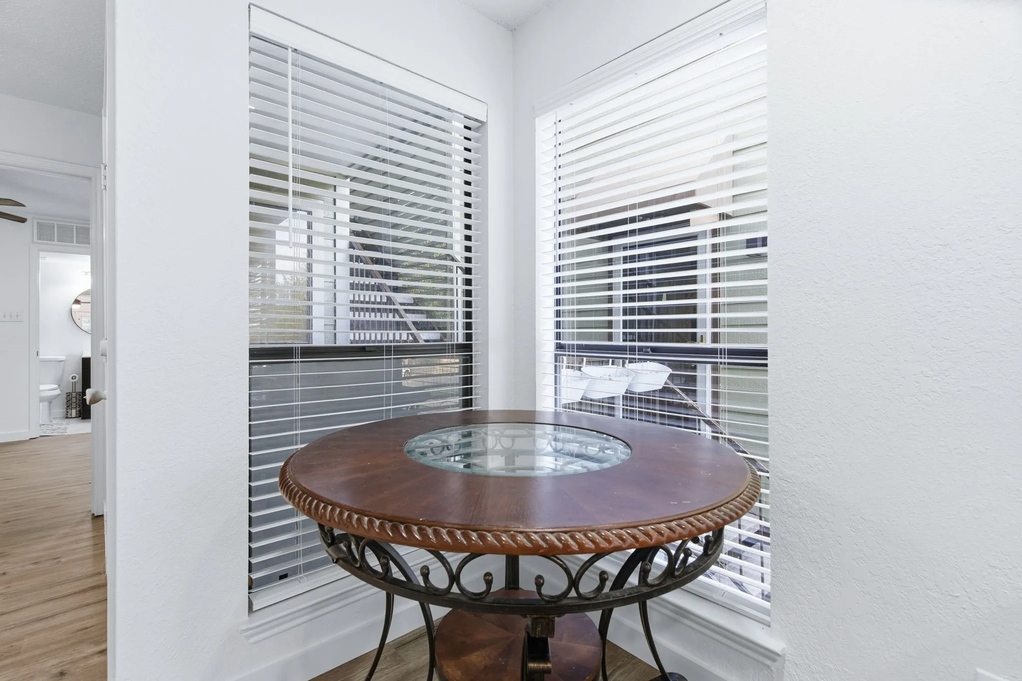 Apartment For Sale in Tarrant County , 3101 Sondra Drive 201-A, Fort Worth, Texas 76107, 1 Bedroom, 1 Bathroom, Garage spaces, 0 Sqft, built in 1981, Preowned, mls#21144625, Real Estate Agent in Fort Worth, Homes For Sale in Tarrant county, Homes For Sale in Fort Worth, Realtor in Fort Worth Texas, Real Estate Brokerage Independent Realty Texas, Luminita Cordes Realtor