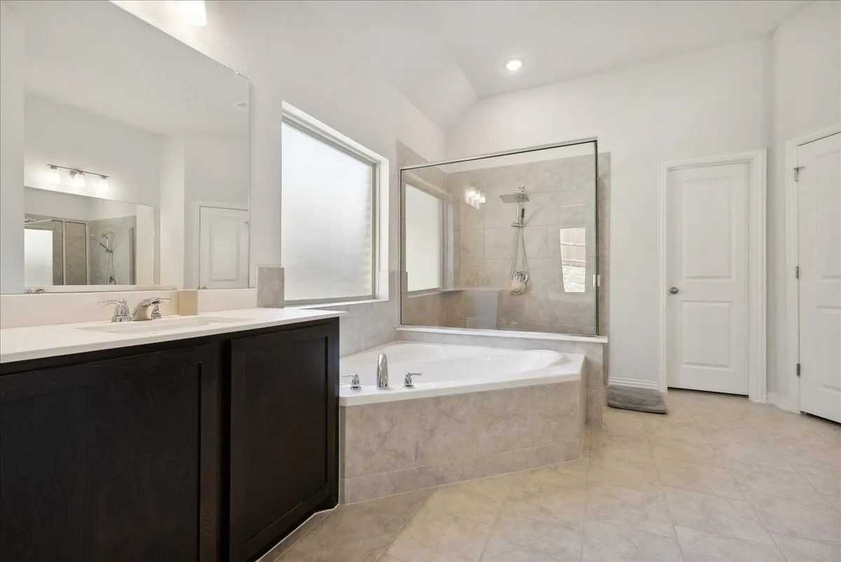 Single Family Residence For Sale in Tarrant County , 7045 Pecan Glen Place, Fort Worth, Texas 76120, 5 Bedrooms, 3 Bathrooms, 2 Garage spaces, 3,064 Sqft, built in 2024, Price $550,000, mls#21147820, Real Estate Agent in Fort Worth, Homes For Sale in Tarrant county, Homes For Sale in Fort Worth, Realtor in Fort Worth Texas, Real Estate Brokerage Independent Realty Texas, Luminita Cordes Realtor
