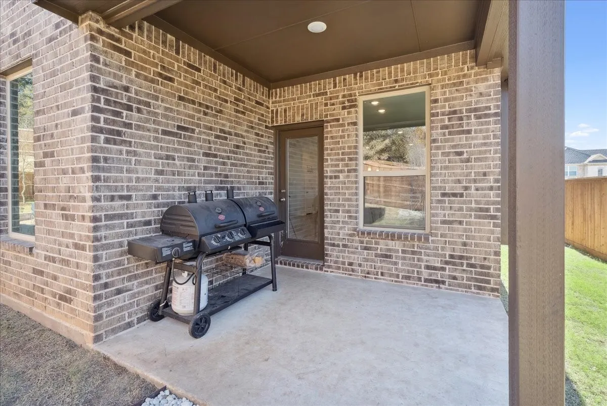 Single Family Residence For Sale in Tarrant County , 7045 Pecan Glen Place, Fort Worth, Texas 76120, 5 Bedrooms, 3 Bathrooms, 2 Garage spaces, 3,064 Sqft, built in 2024, Price $550,000, mls#21147820, Real Estate Agent in Fort Worth, Homes For Sale in Tarrant county, Homes For Sale in Fort Worth, Realtor in Fort Worth Texas, Real Estate Brokerage Independent Realty Texas, Luminita Cordes Realtor