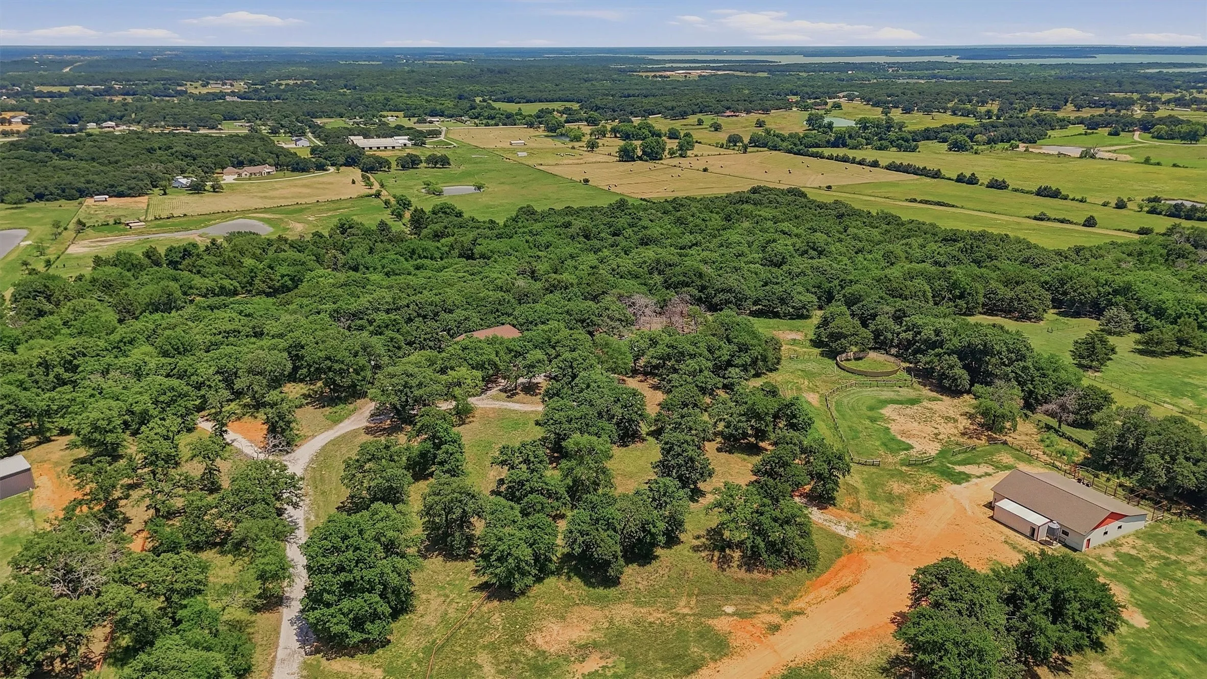 Mobile Home For Sale in Cooke County , 7154 E Fm 922, Valley View, Texas 76272, 3 Bedrooms, 2 Bathrooms, Garage spaces, 1,300 Sqft, built in 2000, Price $679,000, mls#21147405, Real Estate Agent in Valley View, Homes For Sale in Cooke county, Homes For Sale in Valley View, Realtor in Valley View Texas, Real Estate Brokerage Independent Realty Texas, Luminita Cordes Realtor