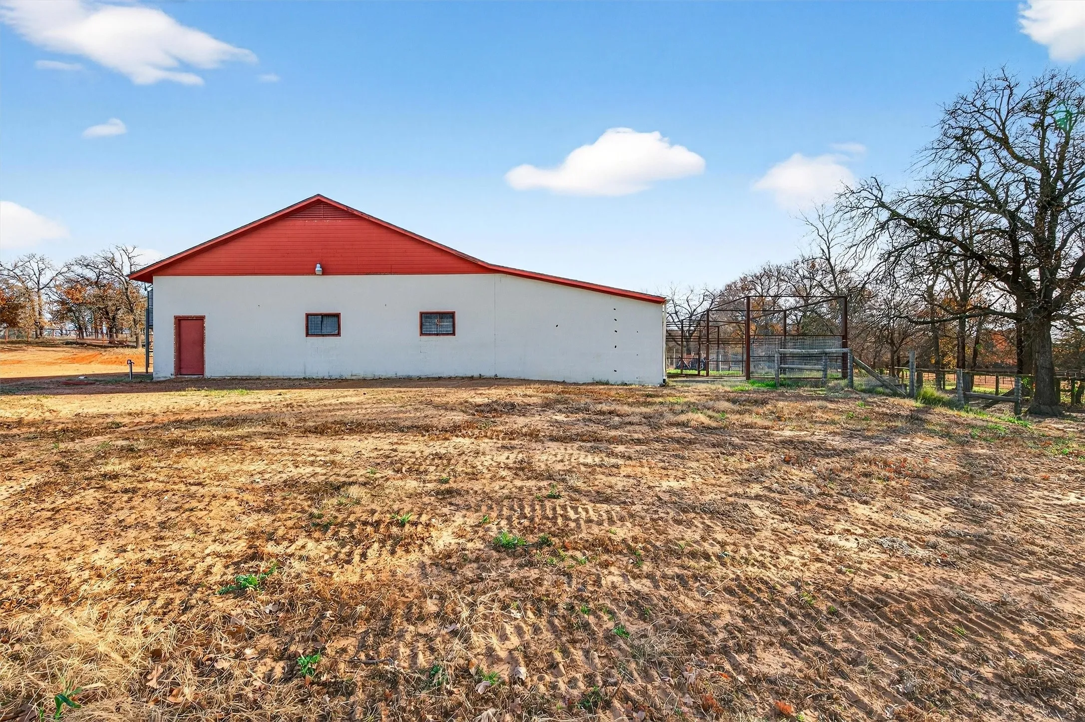 Mobile Home For Sale in Cooke County , 7154 E Fm 922, Valley View, Texas 76272, 3 Bedrooms, 2 Bathrooms, Garage spaces, 1,300 Sqft, built in 2000, Price $679,000, mls#21147405, Real Estate Agent in Valley View, Homes For Sale in Cooke county, Homes For Sale in Valley View, Realtor in Valley View Texas, Real Estate Brokerage Independent Realty Texas, Luminita Cordes Realtor