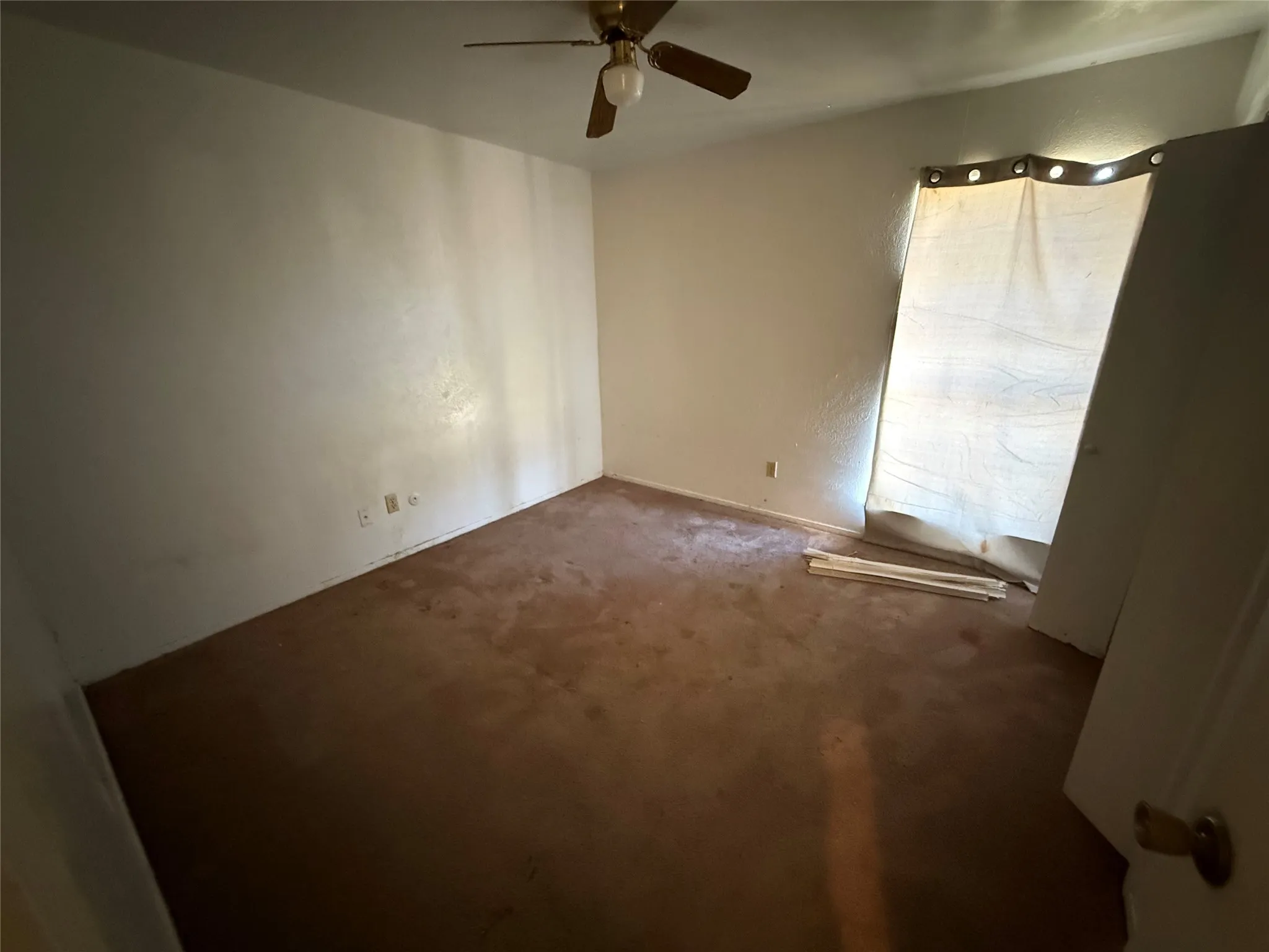 Single Family Residence For Sale in Dallas County , 1334 Rutherford Drive, Mesquite, Texas 75149, 3 Bedroom, 2 Bathroom, 1 Garage spaces, 1,080 Sqft, built in 1972, mls#21147852, Real Estate Agent in Mesquite, Homes For Sale in Dallas county, Homes For Sale in Mesquite, Realtor in Mesquite Texas, Real Estate Brokerage Independent Realty Texas, Luminita Cordes Realtor