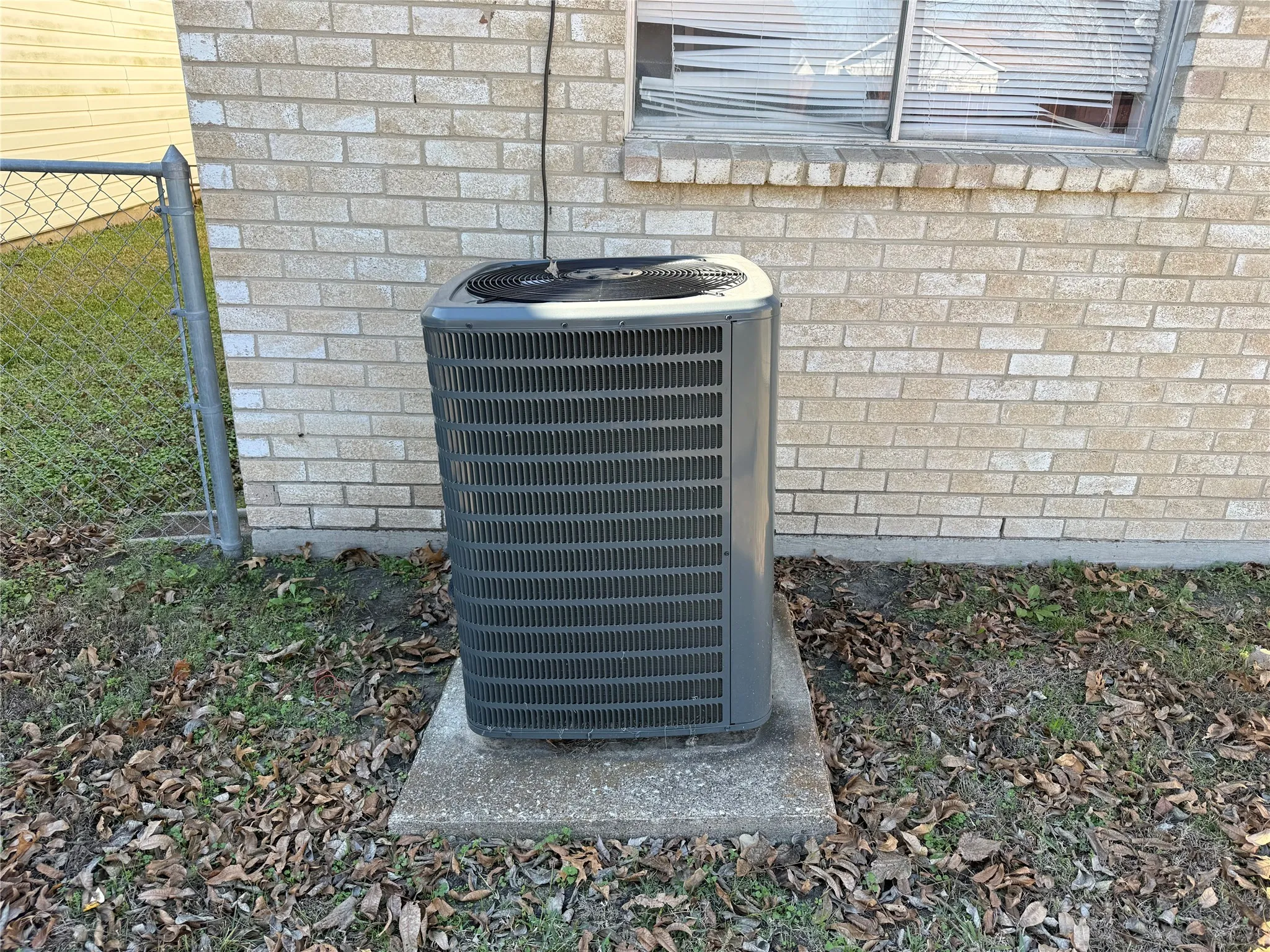 Single Family Residence For Sale in Dallas County , 1334 Rutherford Drive, Mesquite, Texas 75149, 3 Bedroom, 2 Bathroom, 1 Garage spaces, 1,080 Sqft, built in 1972, mls#21147852, Real Estate Agent in Mesquite, Homes For Sale in Dallas county, Homes For Sale in Mesquite, Realtor in Mesquite Texas, Real Estate Brokerage Independent Realty Texas, Luminita Cordes Realtor
