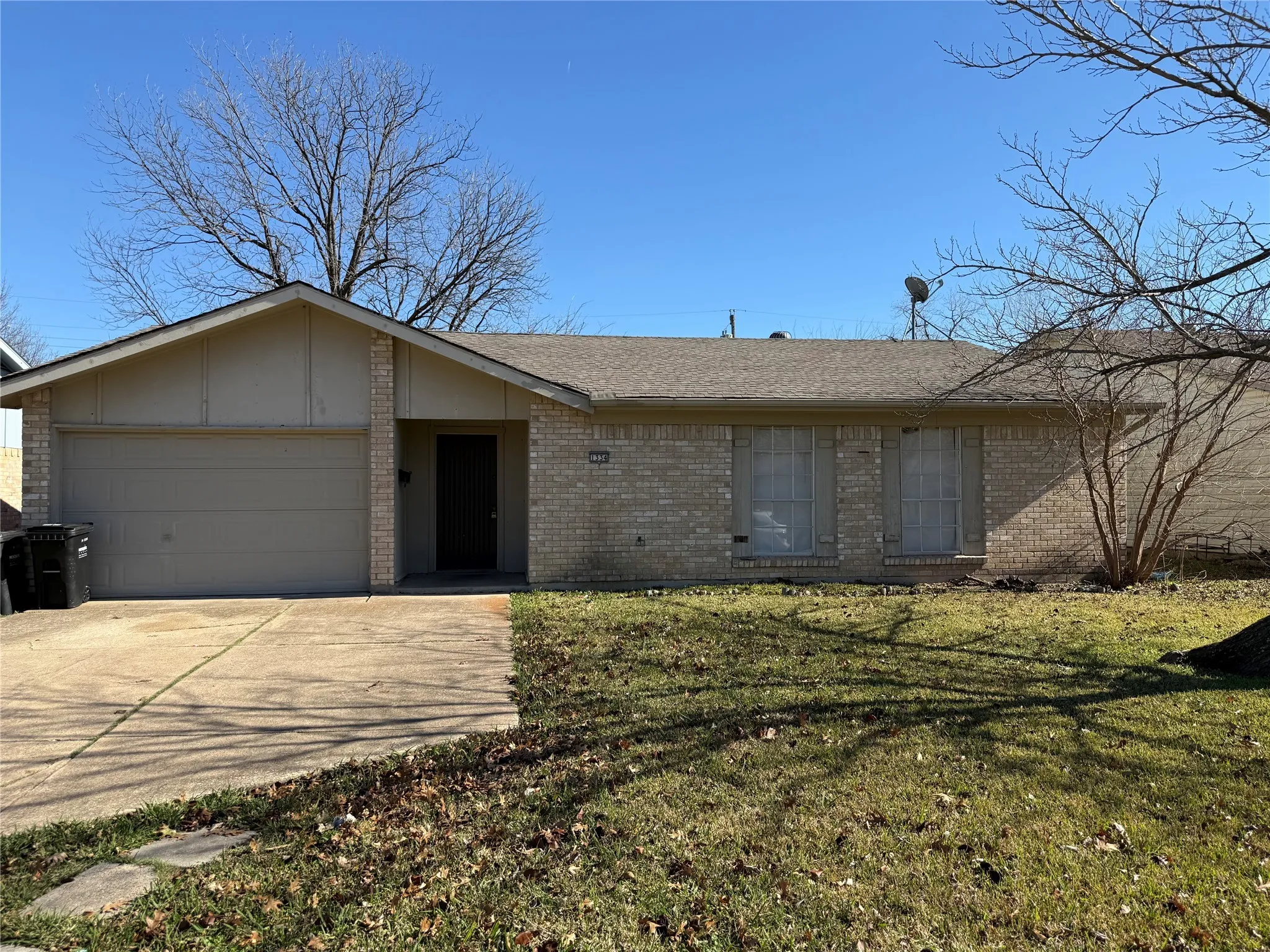 Single Family Residence For Sale in Dallas County , 1334 Rutherford Drive, Mesquite, Texas 75149, 3 Bedroom, 2 Bathroom, 1 Garage spaces, 1,080 Sqft, built in 1972, mls#21147852, Real Estate Agent in Mesquite, Homes For Sale in Dallas county, Homes For Sale in Mesquite, Realtor in Mesquite Texas, Real Estate Brokerage Independent Realty Texas, Luminita Cordes Realtor