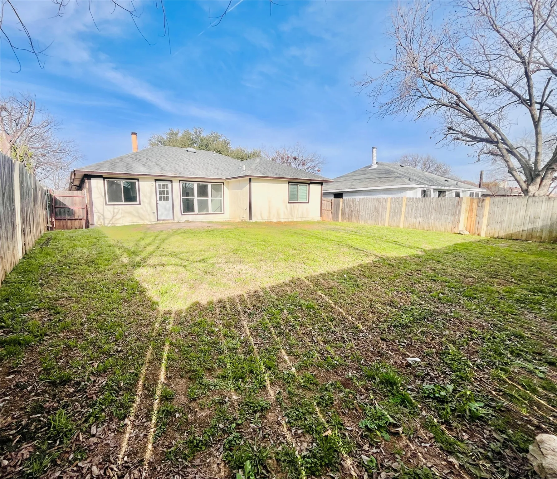 Single Family Residence For Sale in Tarrant County , 2721 Woodlark Drive, Fort Worth, Texas 76123, 3 Bedroom, 2 Bathroom, 2 Garage spaces, 1,199 Sqft, built in 1988, Preowned, mls#21147864, Real Estate Agent in Fort Worth, Homes For Sale in Tarrant county, Homes For Sale in Fort Worth, Realtor in Fort Worth Texas, Real Estate Brokerage Independent Realty Texas, Luminita Cordes Realtor