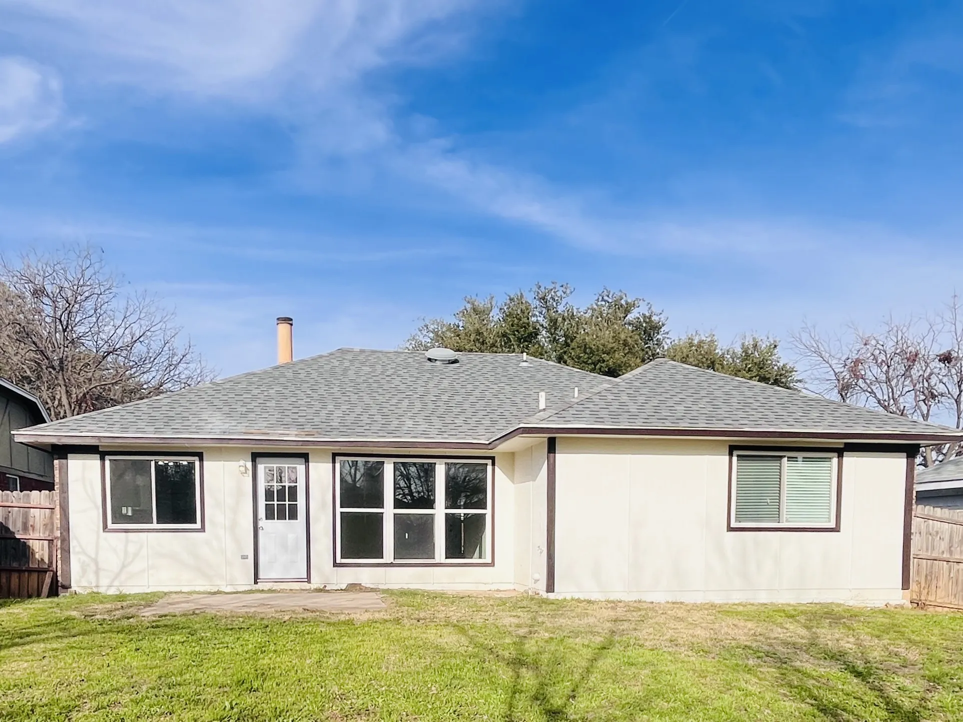 Single Family Residence For Sale in Tarrant County , 2721 Woodlark Drive, Fort Worth, Texas 76123, 3 Bedroom, 2 Bathroom, 2 Garage spaces, 1,199 Sqft, built in 1988, Preowned, mls#21147864, Real Estate Agent in Fort Worth, Homes For Sale in Tarrant county, Homes For Sale in Fort Worth, Realtor in Fort Worth Texas, Real Estate Brokerage Independent Realty Texas, Luminita Cordes Realtor