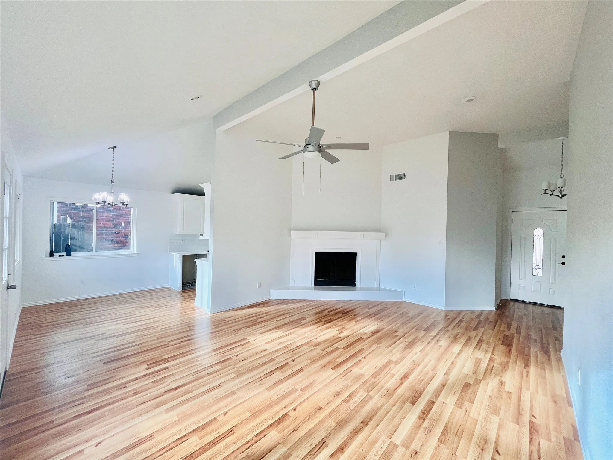 Single Family Residence For Sale in Tarrant County , 2721 Woodlark Drive, Fort Worth, Texas 76123, 3 Bedroom, 2 Bathroom, 2 Garage spaces, 1,199 Sqft, built in 1988, Preowned, mls#21147864, Real Estate Agent in Fort Worth, Homes For Sale in Tarrant county, Homes For Sale in Fort Worth, Realtor in Fort Worth Texas, Real Estate Brokerage Independent Realty Texas, Luminita Cordes Realtor