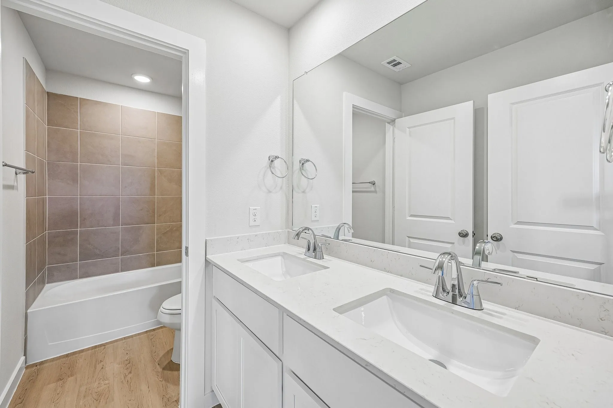 Single Family Residence For Sale in Kaufman County , 729 Vineyard Way, Forney, Texas 75126, 3 Bedroom, 3 Bathroom, 3 Garage spaces, 2,449 Sqft, built in 2026, New Construction - Incomplete, mls#21147903, Real Estate Agent in Forney, Homes For Sale in Kaufman county, Homes For Sale in Forney, Realtor in Forney Texas, Real Estate Brokerage Independent Realty Texas, Luminita Cordes Realtor