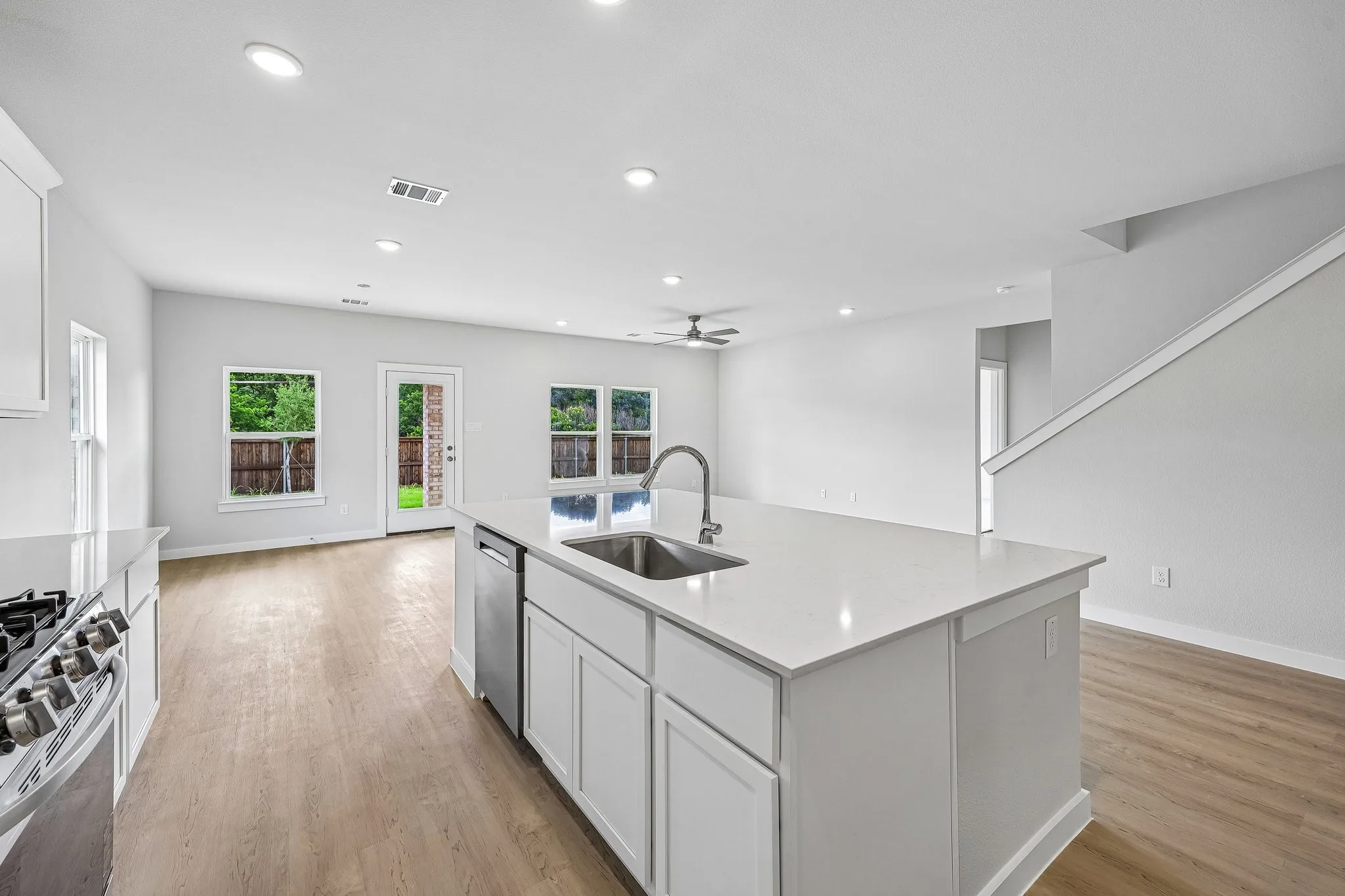 Single Family Residence For Sale in Kaufman County , 729 Vineyard Way, Forney, Texas 75126, 3 Bedroom, 3 Bathroom, 3 Garage spaces, 2,449 Sqft, built in 2026, New Construction - Incomplete, mls#21147903, Real Estate Agent in Forney, Homes For Sale in Kaufman county, Homes For Sale in Forney, Realtor in Forney Texas, Real Estate Brokerage Independent Realty Texas, Luminita Cordes Realtor