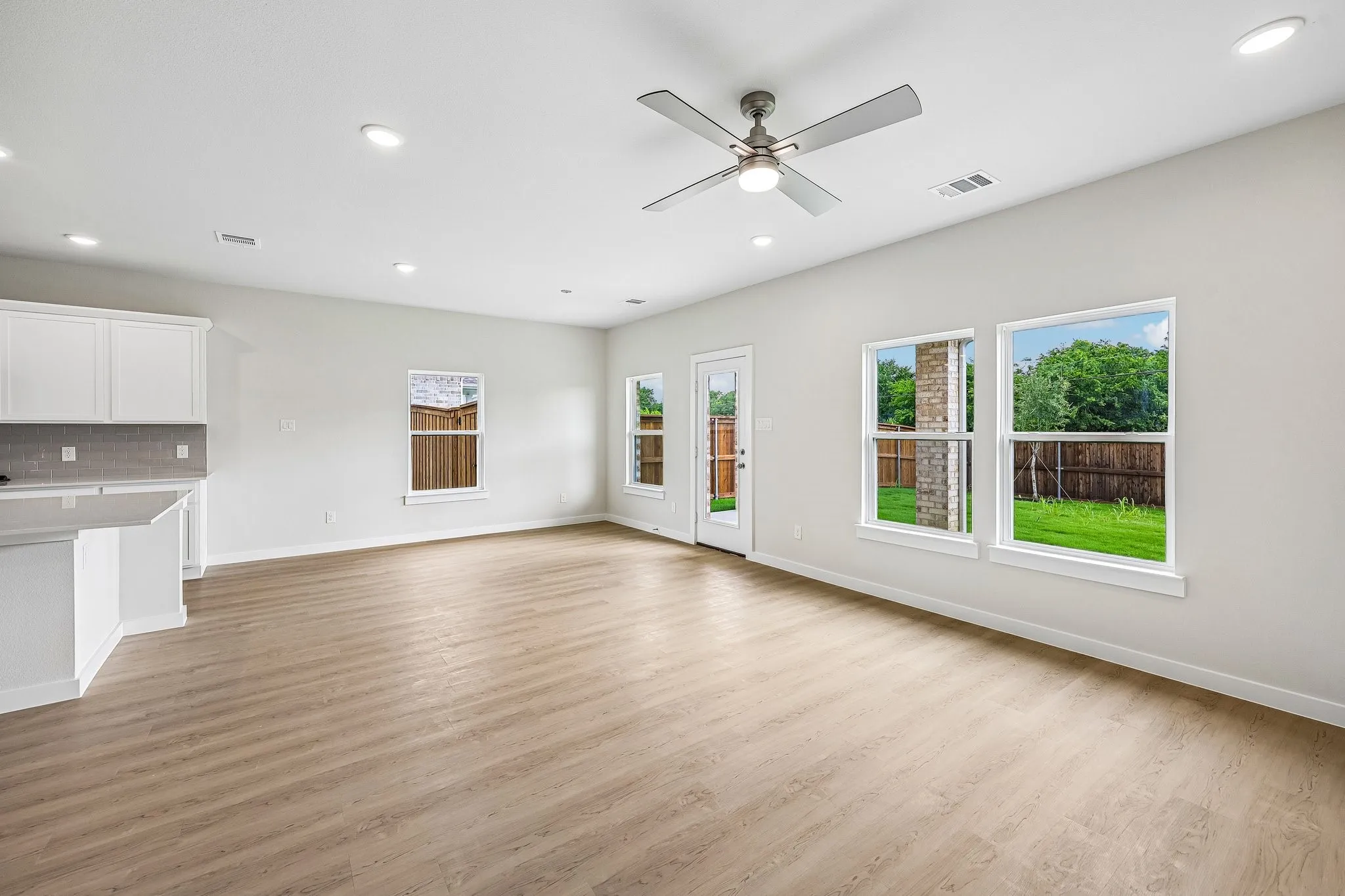 Single Family Residence For Sale in Kaufman County , 729 Vineyard Way, Forney, Texas 75126, 3 Bedroom, 3 Bathroom, 3 Garage spaces, 2,449 Sqft, built in 2026, New Construction - Incomplete, mls#21147903, Real Estate Agent in Forney, Homes For Sale in Kaufman county, Homes For Sale in Forney, Realtor in Forney Texas, Real Estate Brokerage Independent Realty Texas, Luminita Cordes Realtor