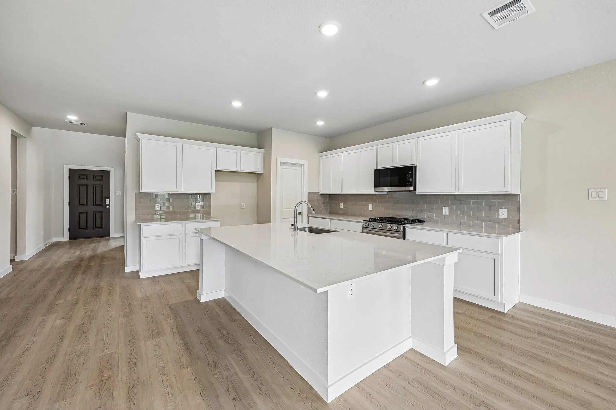 Single Family Residence For Sale in Kaufman County , 729 Vineyard Way, Forney, Texas 75126, 3 Bedroom, 3 Bathroom, 3 Garage spaces, 2,449 Sqft, built in 2026, New Construction - Incomplete, mls#21147903, Real Estate Agent in Forney, Homes For Sale in Kaufman county, Homes For Sale in Forney, Realtor in Forney Texas, Real Estate Brokerage Independent Realty Texas, Luminita Cordes Realtor