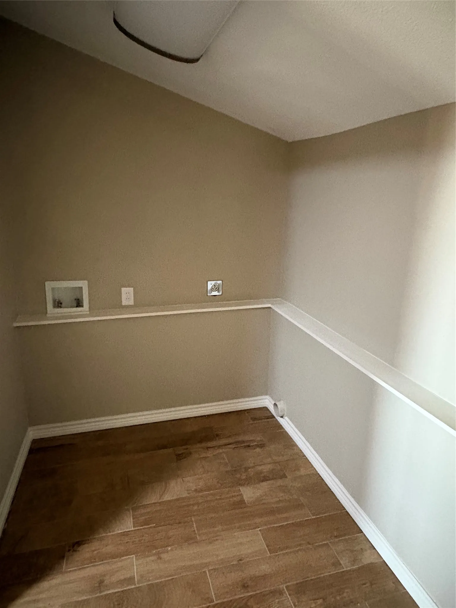 The utility room has washer and dryer hook up.