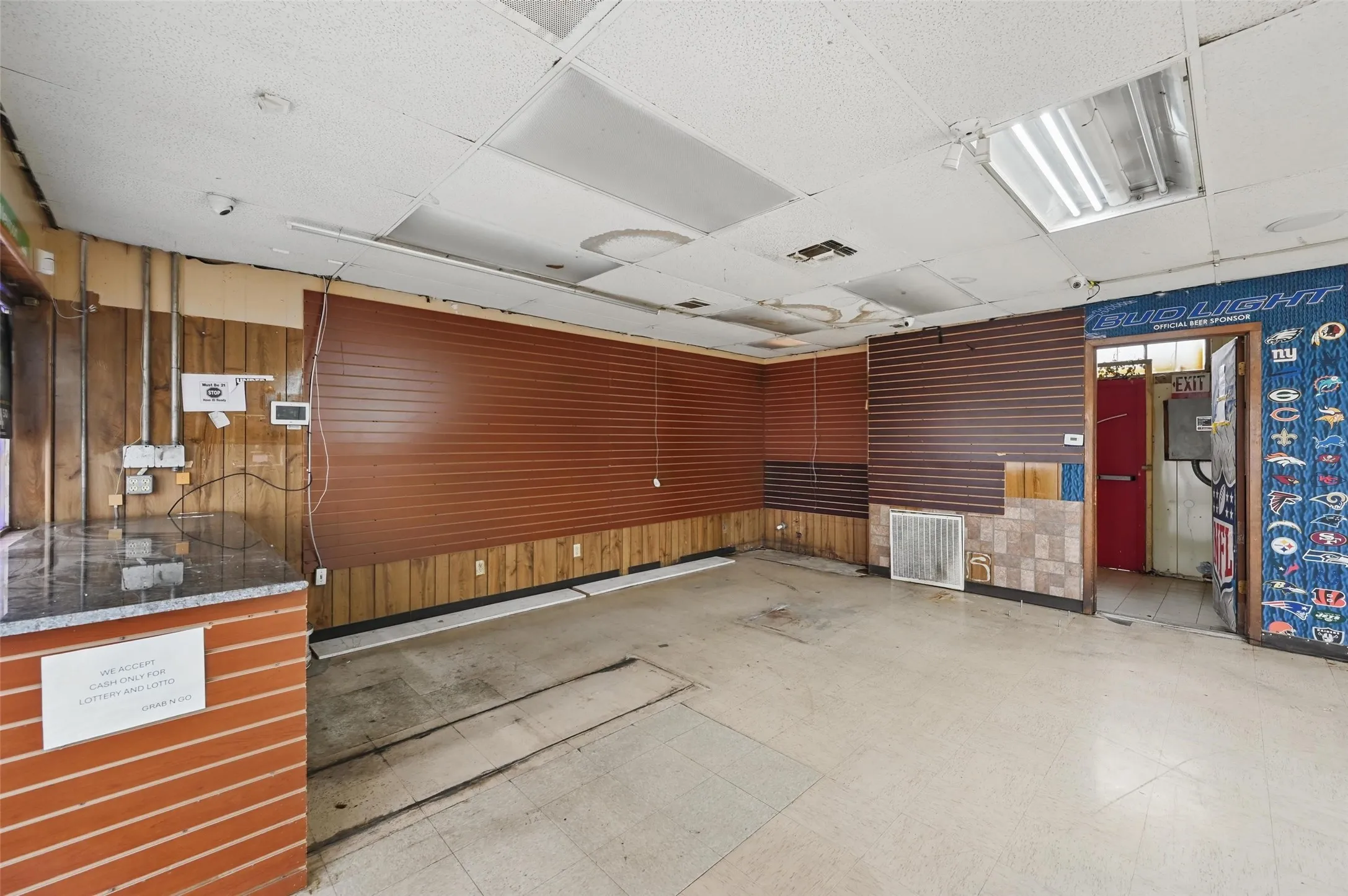 Business For Sale in Ellis County , 100 S Kaufman Street, Ennis, Texas 75119, 0, 0, Garage spaces, 0 Sqft, built in 1971, Preowned, mls#21147818, Real Estate Agent in Ennis, Homes For Sale in Ellis county, Homes For Sale in Ennis, Realtor in Ennis Texas, Real Estate Brokerage Independent Realty Texas, Luminita Cordes Realtor
