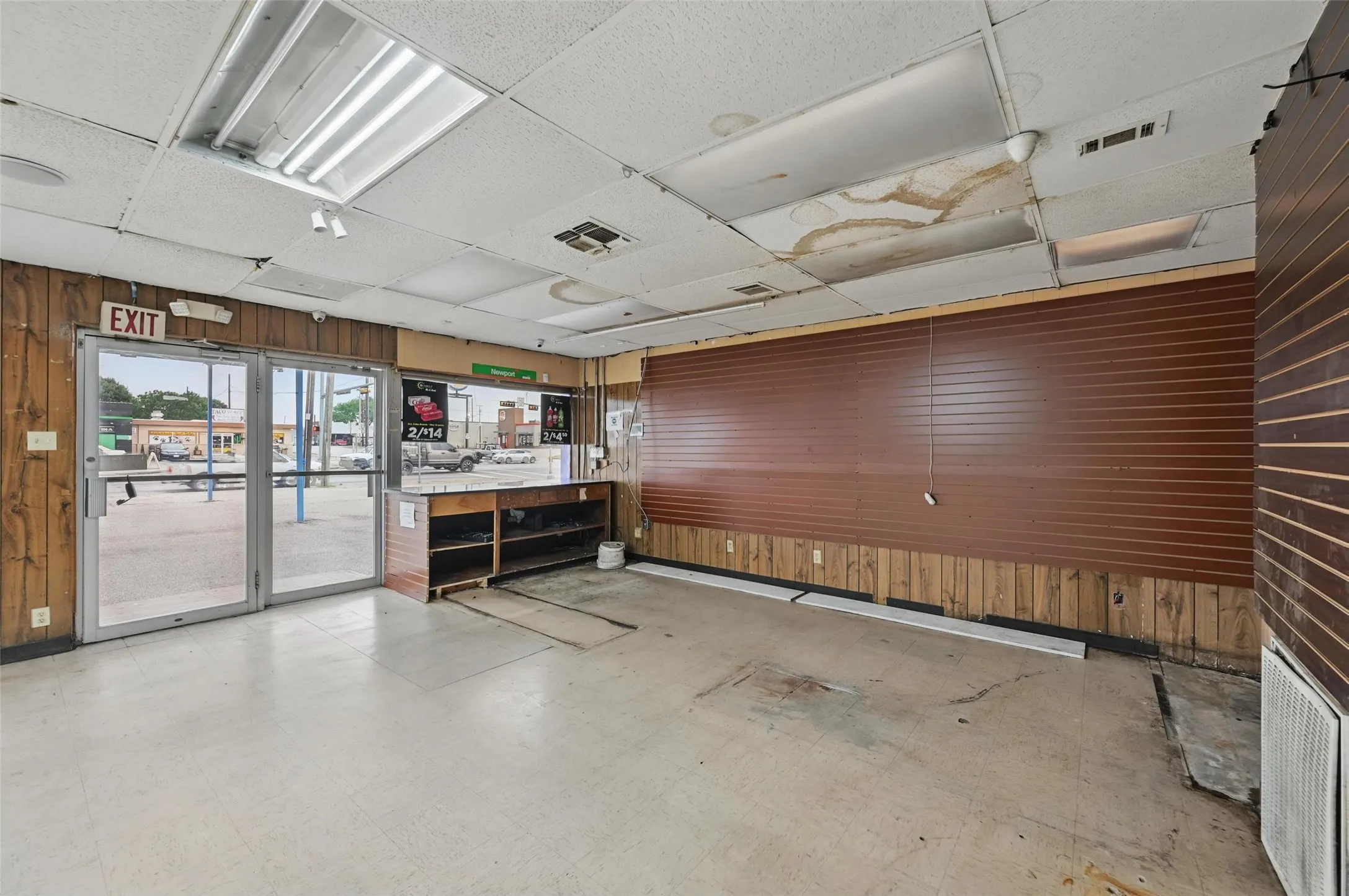 Business For Sale in Ellis County , 100 S Kaufman Street, Ennis, Texas 75119, 0, 0, Garage spaces, 0 Sqft, built in 1971, Preowned, mls#21147818, Real Estate Agent in Ennis, Homes For Sale in Ellis county, Homes For Sale in Ennis, Realtor in Ennis Texas, Real Estate Brokerage Independent Realty Texas, Luminita Cordes Realtor