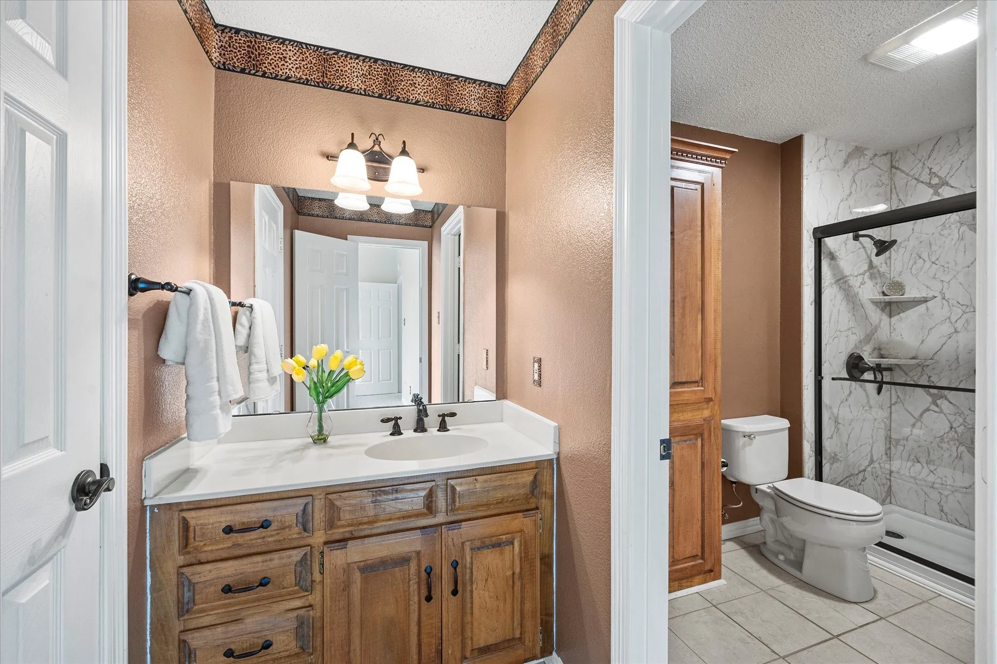 Single Family Residence For Sale in Rockwall County , 820 Windlake Circle, Heath, Texas 75032, 4 Bedroom, 4 Bathroom, 3 Garage spaces, 3,271 Sqft, built in 1994, Preowned, mls#21146908, Real Estate Agent in Heath, Homes For Sale in Rockwall county, Homes For Sale in Heath, Realtor in Heath Texas, Real Estate Brokerage Independent Realty Texas, Luminita Cordes Realtor