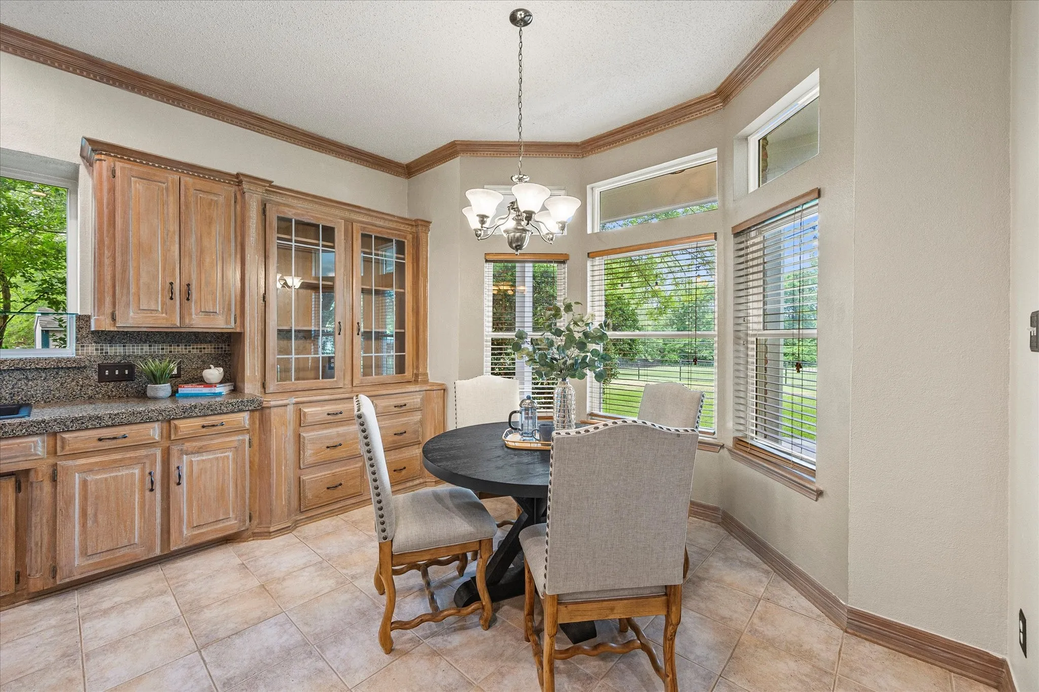 Single Family Residence For Sale in Rockwall County , 820 Windlake Circle, Heath, Texas 75032, 4 Bedroom, 4 Bathroom, 3 Garage spaces, 3,271 Sqft, built in 1994, Preowned, mls#21146908, Real Estate Agent in Heath, Homes For Sale in Rockwall county, Homes For Sale in Heath, Realtor in Heath Texas, Real Estate Brokerage Independent Realty Texas, Luminita Cordes Realtor