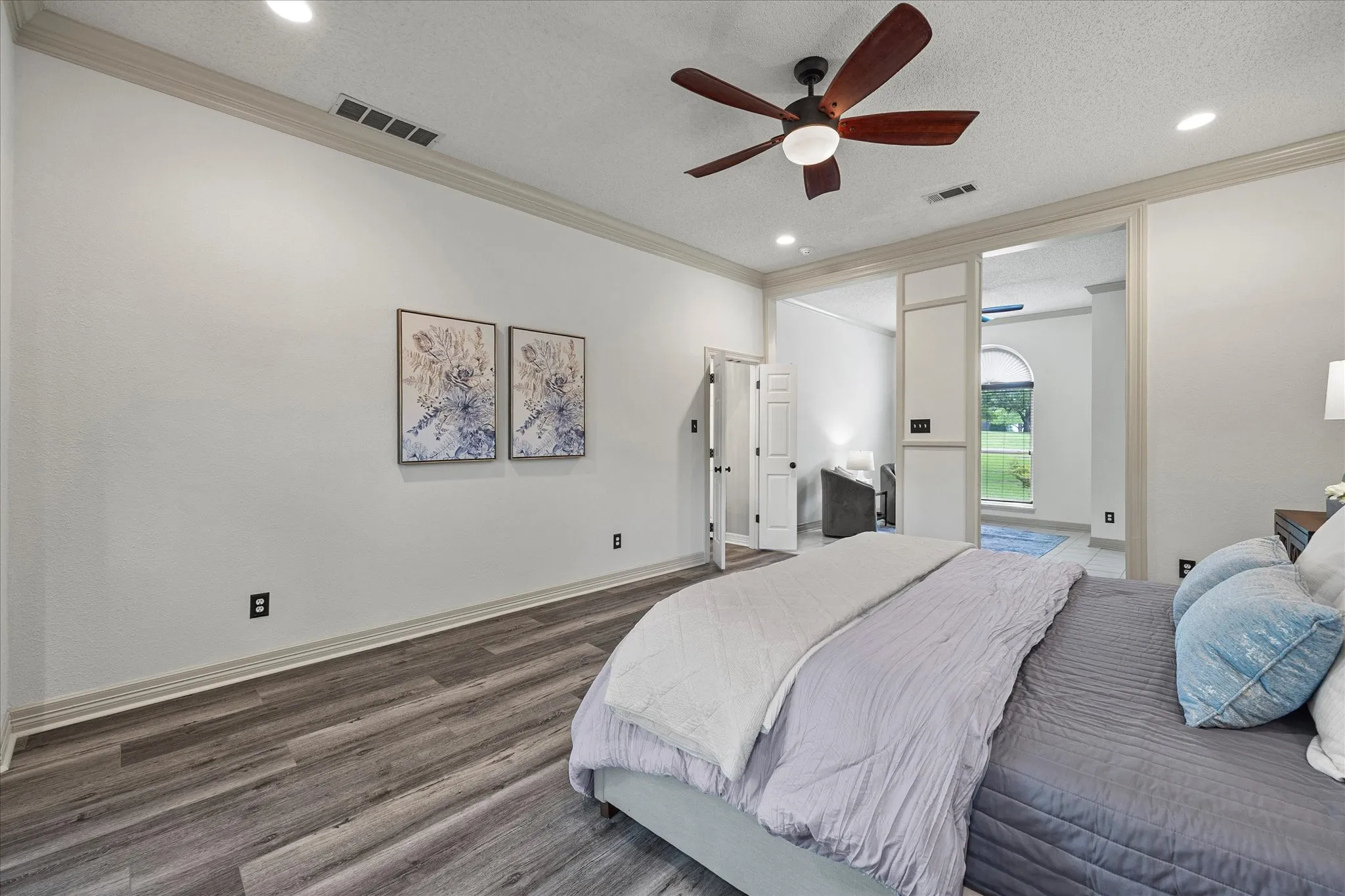 Single Family Residence For Sale in Rockwall County , 820 Windlake Circle, Heath, Texas 75032, 4 Bedroom, 4 Bathroom, 3 Garage spaces, 3,271 Sqft, built in 1994, Preowned, mls#21146908, Real Estate Agent in Heath, Homes For Sale in Rockwall county, Homes For Sale in Heath, Realtor in Heath Texas, Real Estate Brokerage Independent Realty Texas, Luminita Cordes Realtor