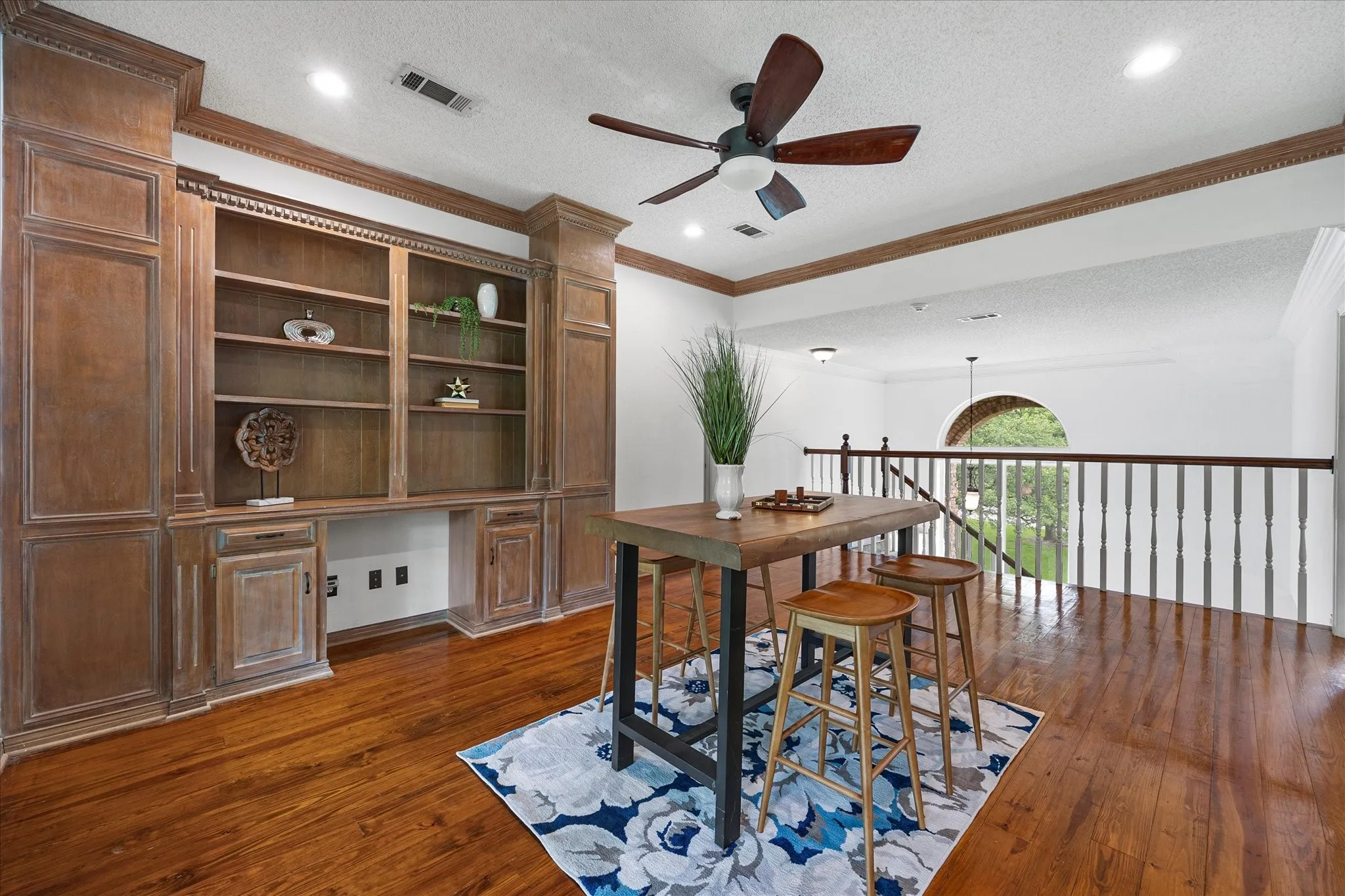 Single Family Residence For Sale in Rockwall County , 820 Windlake Circle, Heath, Texas 75032, 4 Bedroom, 4 Bathroom, 3 Garage spaces, 3,271 Sqft, built in 1994, Preowned, mls#21146908, Real Estate Agent in Heath, Homes For Sale in Rockwall county, Homes For Sale in Heath, Realtor in Heath Texas, Real Estate Brokerage Independent Realty Texas, Luminita Cordes Realtor