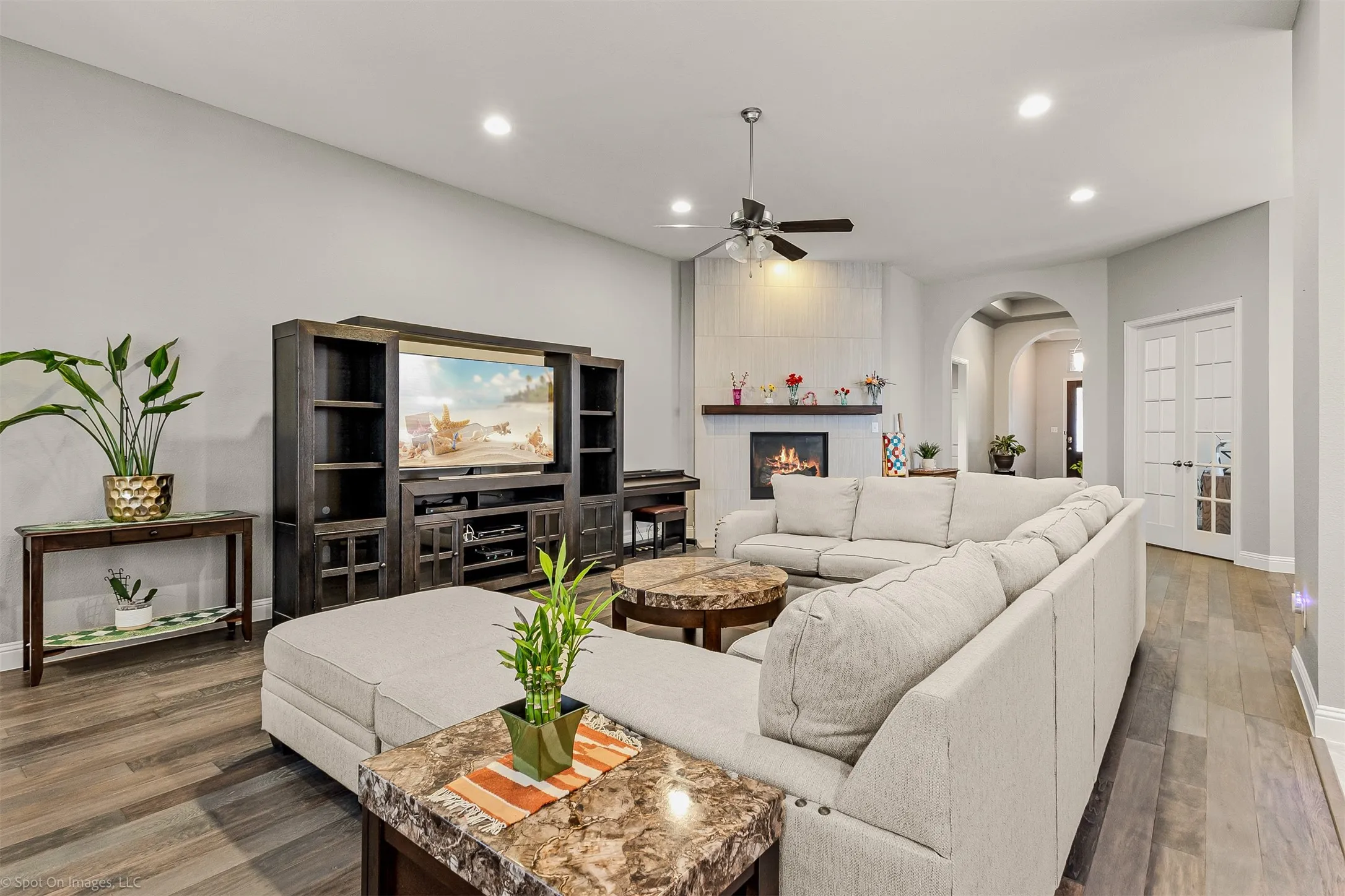 Single Family Residence For Sale in Kaufman County , 1026 Longhill Way, Forney, Texas 75126, 4 Bedroom, 3 Bathroom, 2 Garage spaces, 2,836 Sqft, built in 2015, Preowned, mls#21147792, Real Estate Agent in Forney, Homes For Sale in Kaufman county, Homes For Sale in Forney, Realtor in Forney Texas, Real Estate Brokerage Independent Realty Texas, Luminita Cordes Realtor