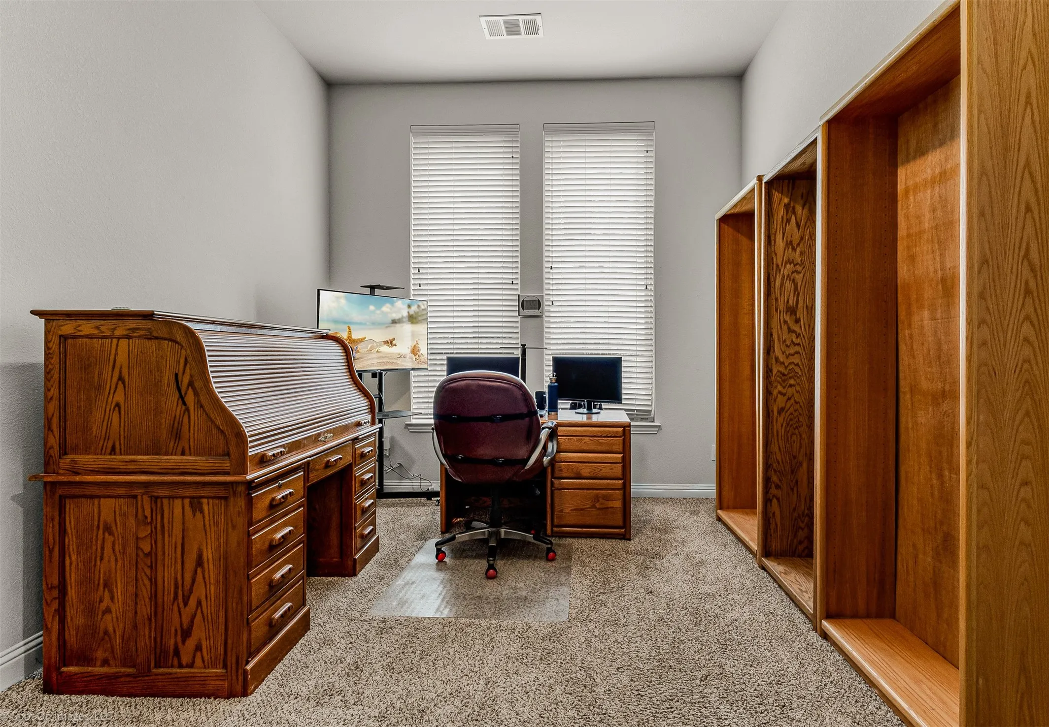Single Family Residence For Sale in Kaufman County , 1026 Longhill Way, Forney, Texas 75126, 4 Bedroom, 3 Bathroom, 2 Garage spaces, 2,836 Sqft, built in 2015, Preowned, mls#21147792, Real Estate Agent in Forney, Homes For Sale in Kaufman county, Homes For Sale in Forney, Realtor in Forney Texas, Real Estate Brokerage Independent Realty Texas, Luminita Cordes Realtor