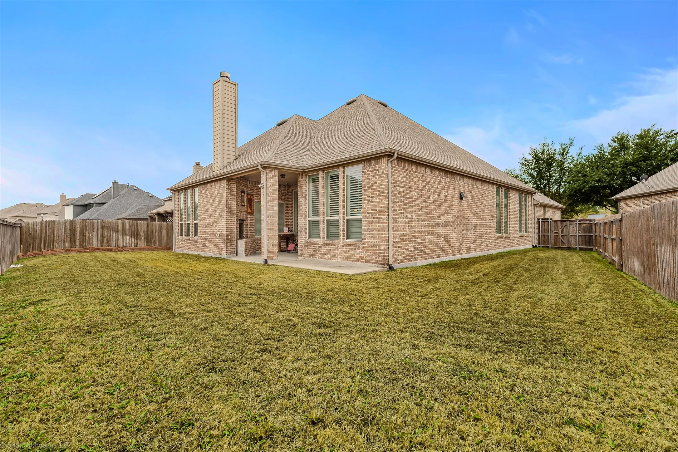 Single Family Residence For Sale in Kaufman County , 1026 Longhill Way, Forney, Texas 75126, 4 Bedroom, 3 Bathroom, 2 Garage spaces, 2,836 Sqft, built in 2015, Preowned, mls#21147792, Real Estate Agent in Forney, Homes For Sale in Kaufman county, Homes For Sale in Forney, Realtor in Forney Texas, Real Estate Brokerage Independent Realty Texas, Luminita Cordes Realtor