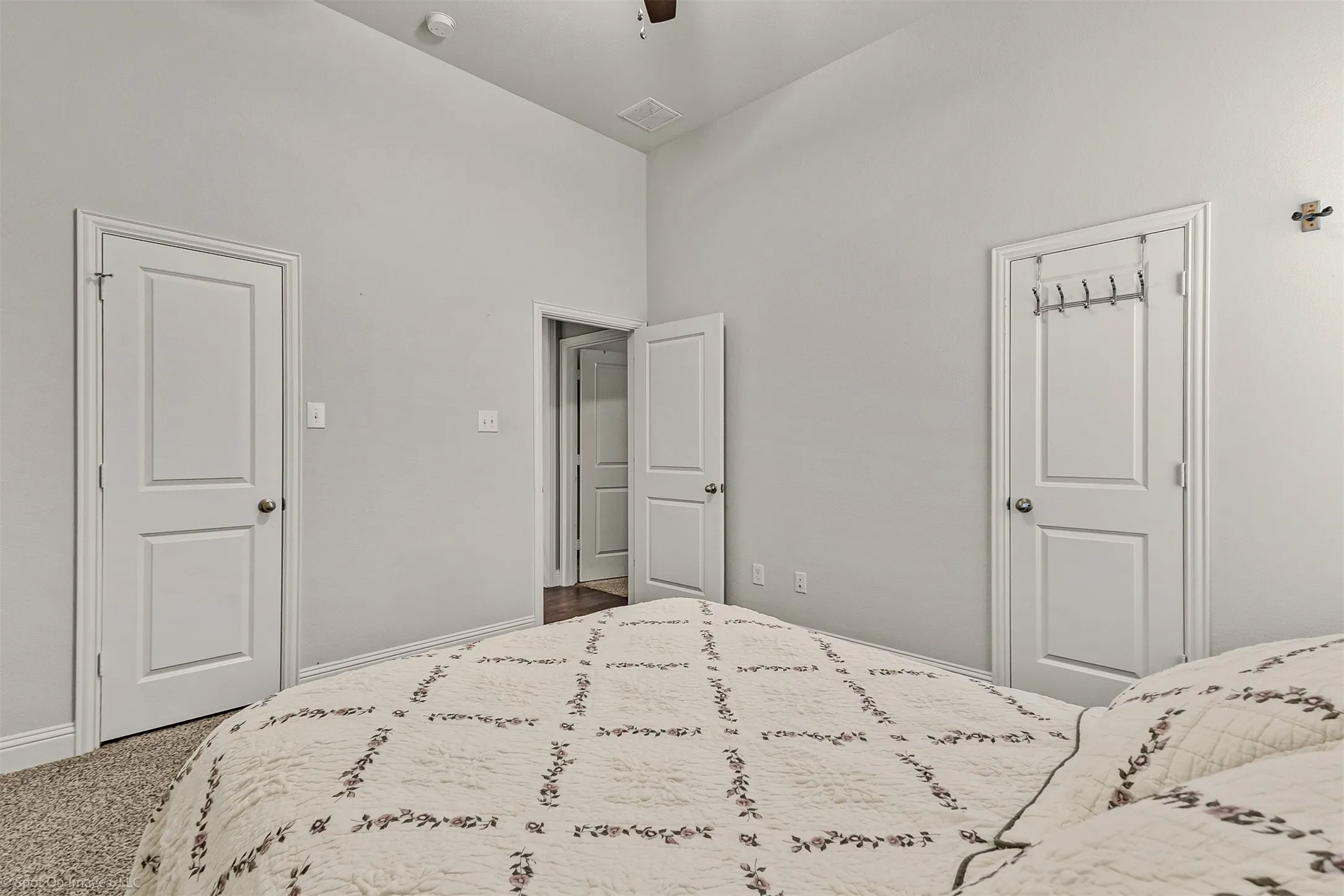 Single Family Residence For Sale in Kaufman County , 1026 Longhill Way, Forney, Texas 75126, 4 Bedroom, 3 Bathroom, 2 Garage spaces, 2,836 Sqft, built in 2015, Preowned, mls#21147792, Real Estate Agent in Forney, Homes For Sale in Kaufman county, Homes For Sale in Forney, Realtor in Forney Texas, Real Estate Brokerage Independent Realty Texas, Luminita Cordes Realtor