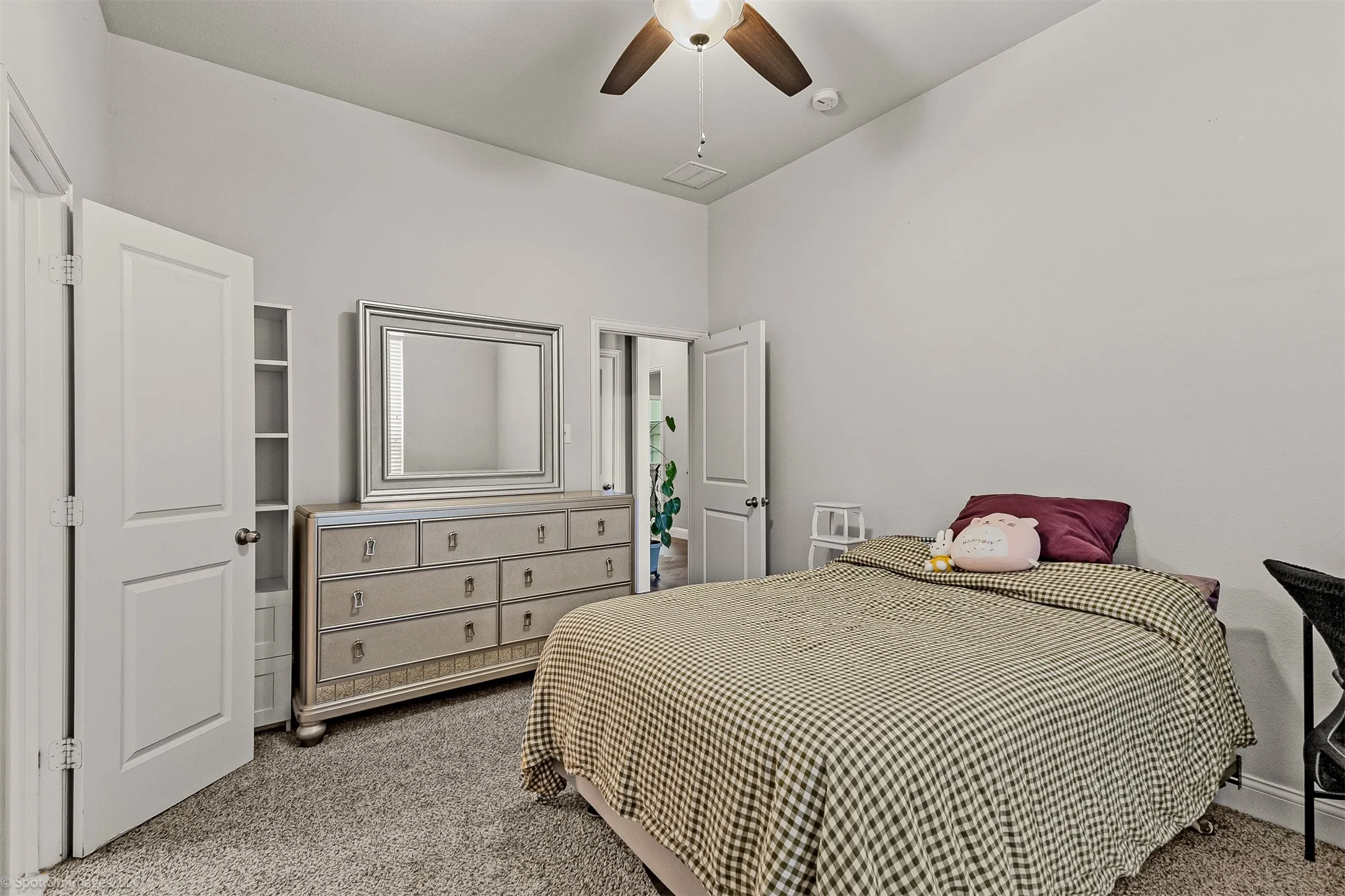 Single Family Residence For Sale in Kaufman County , 1026 Longhill Way, Forney, Texas 75126, 4 Bedroom, 3 Bathroom, 2 Garage spaces, 2,836 Sqft, built in 2015, Preowned, mls#21147792, Real Estate Agent in Forney, Homes For Sale in Kaufman county, Homes For Sale in Forney, Realtor in Forney Texas, Real Estate Brokerage Independent Realty Texas, Luminita Cordes Realtor