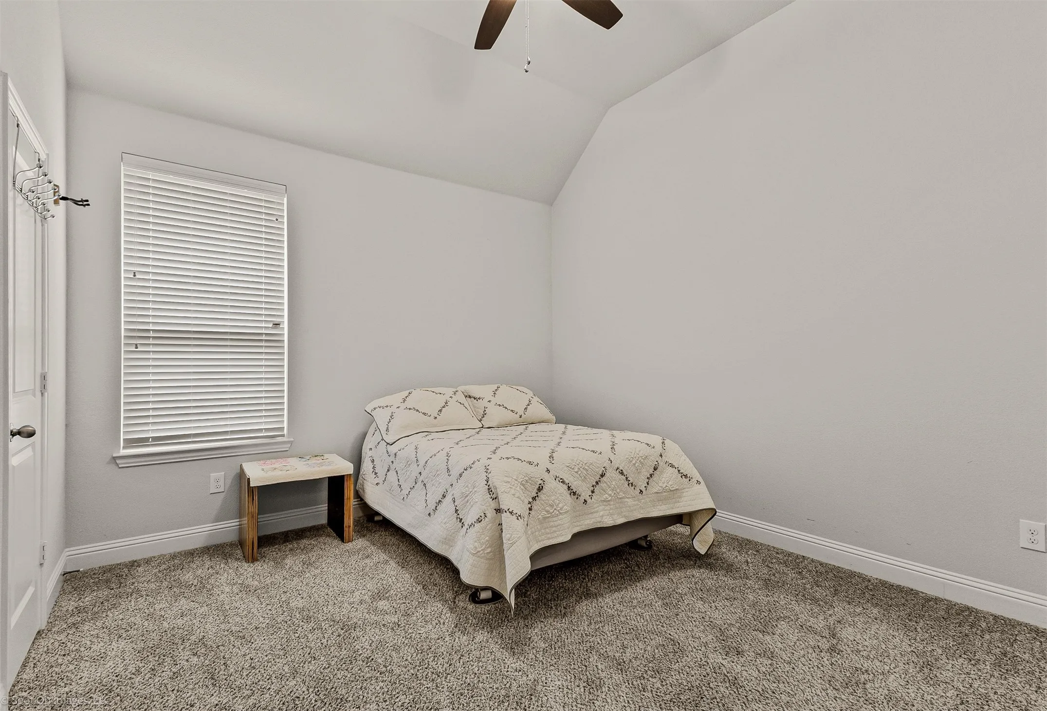 Single Family Residence For Sale in Kaufman County , 1026 Longhill Way, Forney, Texas 75126, 4 Bedroom, 3 Bathroom, 2 Garage spaces, 2,836 Sqft, built in 2015, Preowned, mls#21147792, Real Estate Agent in Forney, Homes For Sale in Kaufman county, Homes For Sale in Forney, Realtor in Forney Texas, Real Estate Brokerage Independent Realty Texas, Luminita Cordes Realtor