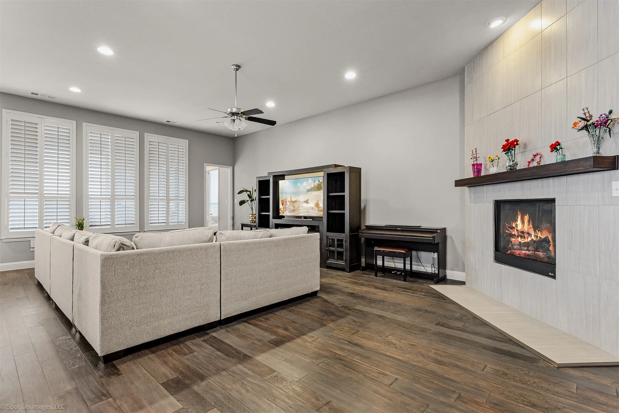 Single Family Residence For Sale in Kaufman County , 1026 Longhill Way, Forney, Texas 75126, 4 Bedroom, 3 Bathroom, 2 Garage spaces, 2,836 Sqft, built in 2015, Preowned, mls#21147792, Real Estate Agent in Forney, Homes For Sale in Kaufman county, Homes For Sale in Forney, Realtor in Forney Texas, Real Estate Brokerage Independent Realty Texas, Luminita Cordes Realtor
