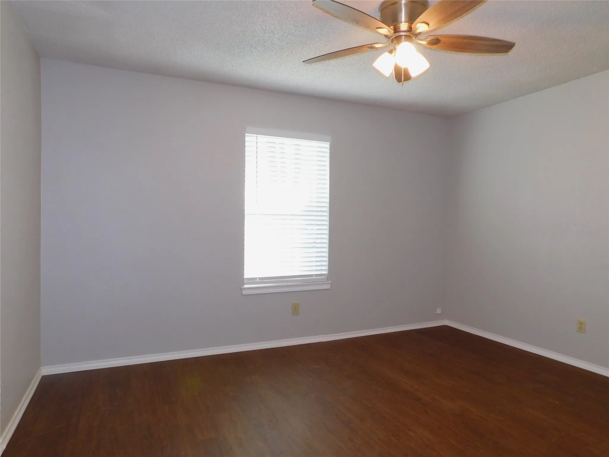 Duplex For Rent in Denton County , 2214 Bernard Street, Denton, Texas 76205, 2 Bedroom, 2 Bathroom, Garage spaces, 1,212 Sqft, built in 1985, mls#21147975, Real Estate Agent in Denton, Homes For Rent in Denton county, Homes For Rent in Denton, Realtor in Denton Texas, Real Estate Brokerage Independent Realty Texas, Luminita Cordes Realtor