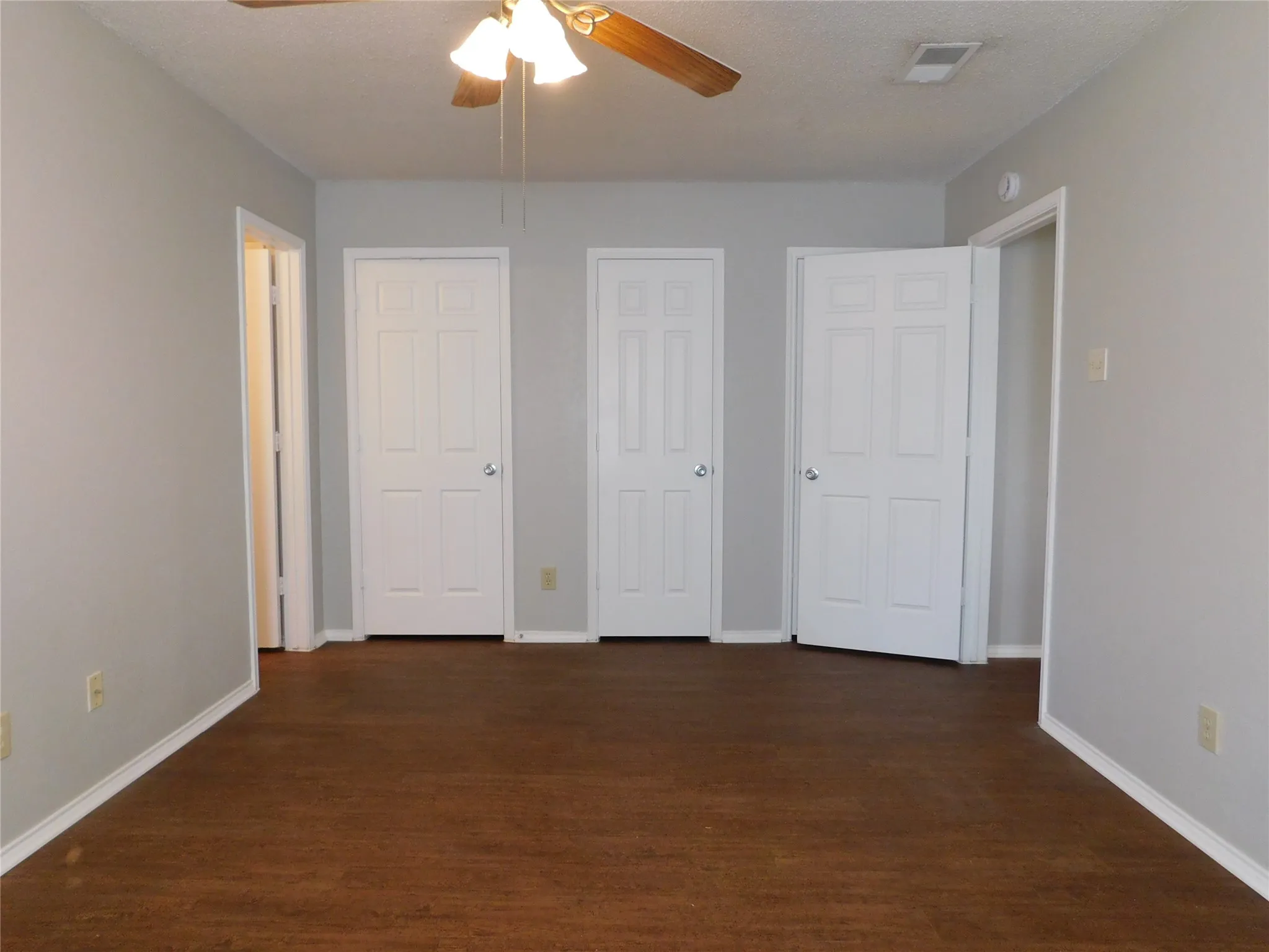 Duplex For Rent in Denton County , 2214 Bernard Street, Denton, Texas 76205, 2 Bedroom, 2 Bathroom, Garage spaces, 1,212 Sqft, built in 1985, mls#21147975, Real Estate Agent in Denton, Homes For Rent in Denton county, Homes For Rent in Denton, Realtor in Denton Texas, Real Estate Brokerage Independent Realty Texas, Luminita Cordes Realtor