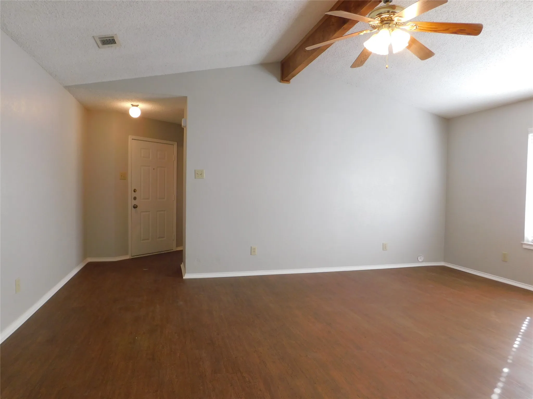 Duplex For Rent in Denton County , 2214 Bernard Street, Denton, Texas 76205, 2 Bedroom, 2 Bathroom, Garage spaces, 1,212 Sqft, built in 1985, mls#21147975, Real Estate Agent in Denton, Homes For Rent in Denton county, Homes For Rent in Denton, Realtor in Denton Texas, Real Estate Brokerage Independent Realty Texas, Luminita Cordes Realtor