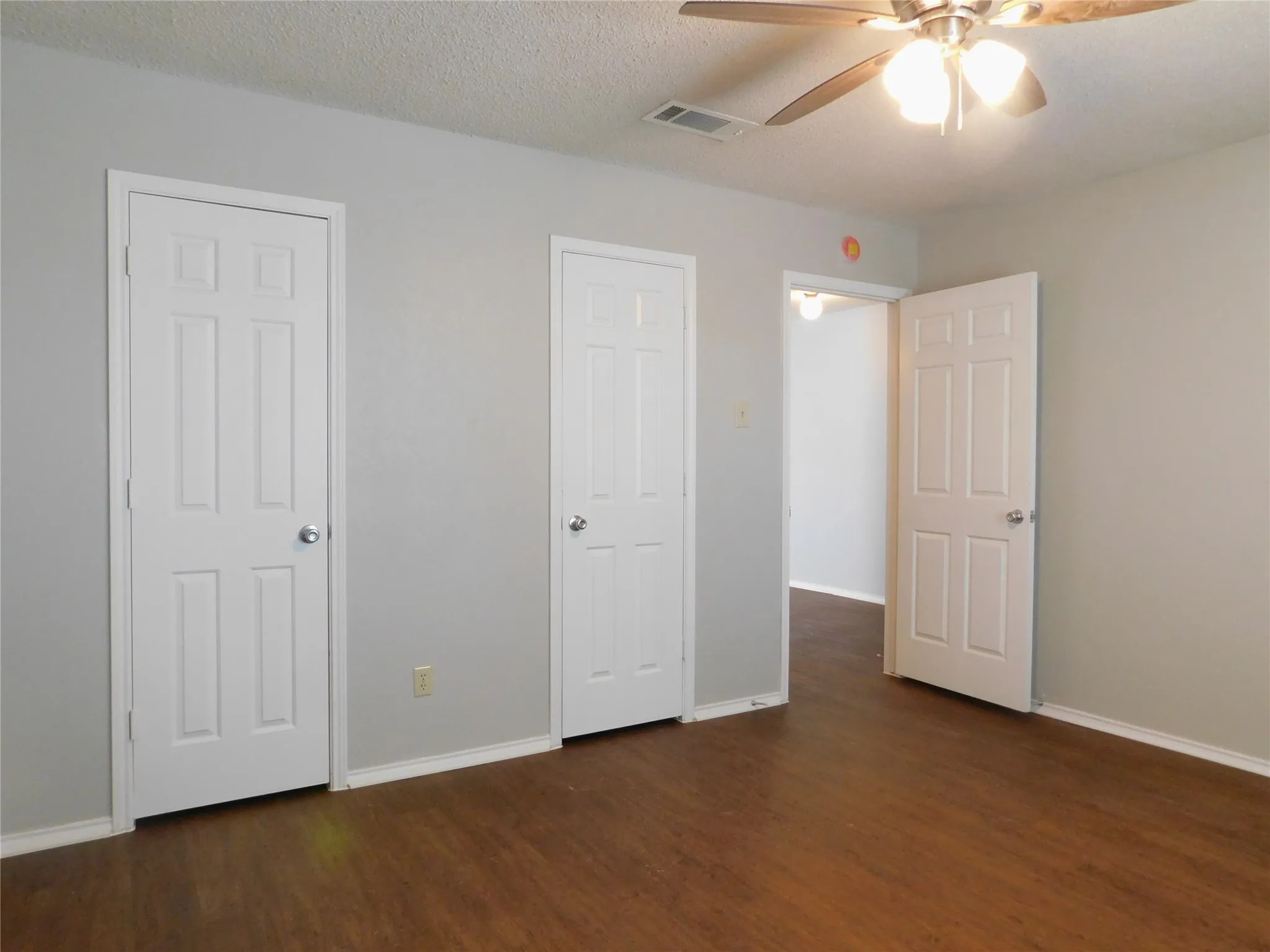 Duplex For Rent in Denton County , 2214 Bernard Street, Denton, Texas 76205, 2 Bedroom, 2 Bathroom, Garage spaces, 1,212 Sqft, built in 1985, mls#21147975, Real Estate Agent in Denton, Homes For Rent in Denton county, Homes For Rent in Denton, Realtor in Denton Texas, Real Estate Brokerage Independent Realty Texas, Luminita Cordes Realtor