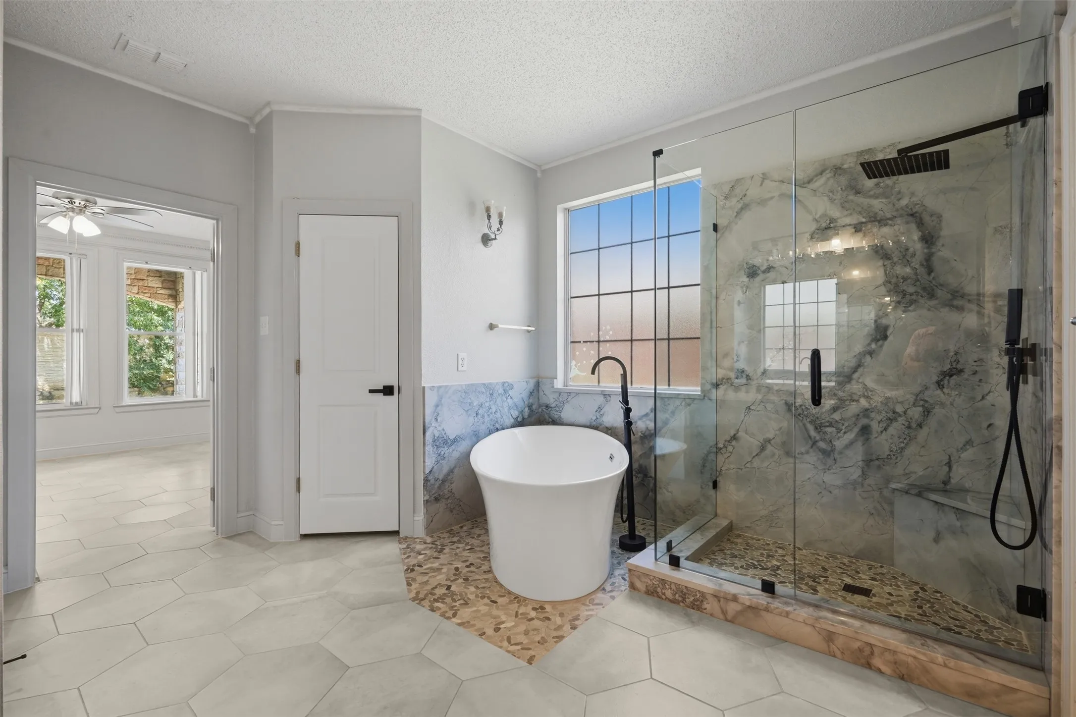 Single Family Residence For Sale in Denton County , 2409 Tahoe Lane, Denton, Texas 76210, 5 Bedroom, 3 Bathroom, 2 Garage spaces, 3,046 Sqft, built in 2001, mls#21148020, Real Estate Agent in Denton, Homes For Sale in Denton county, Homes For Sale in Denton, Realtor in Denton Texas, Real Estate Brokerage Independent Realty Texas, Luminita Cordes Realtor