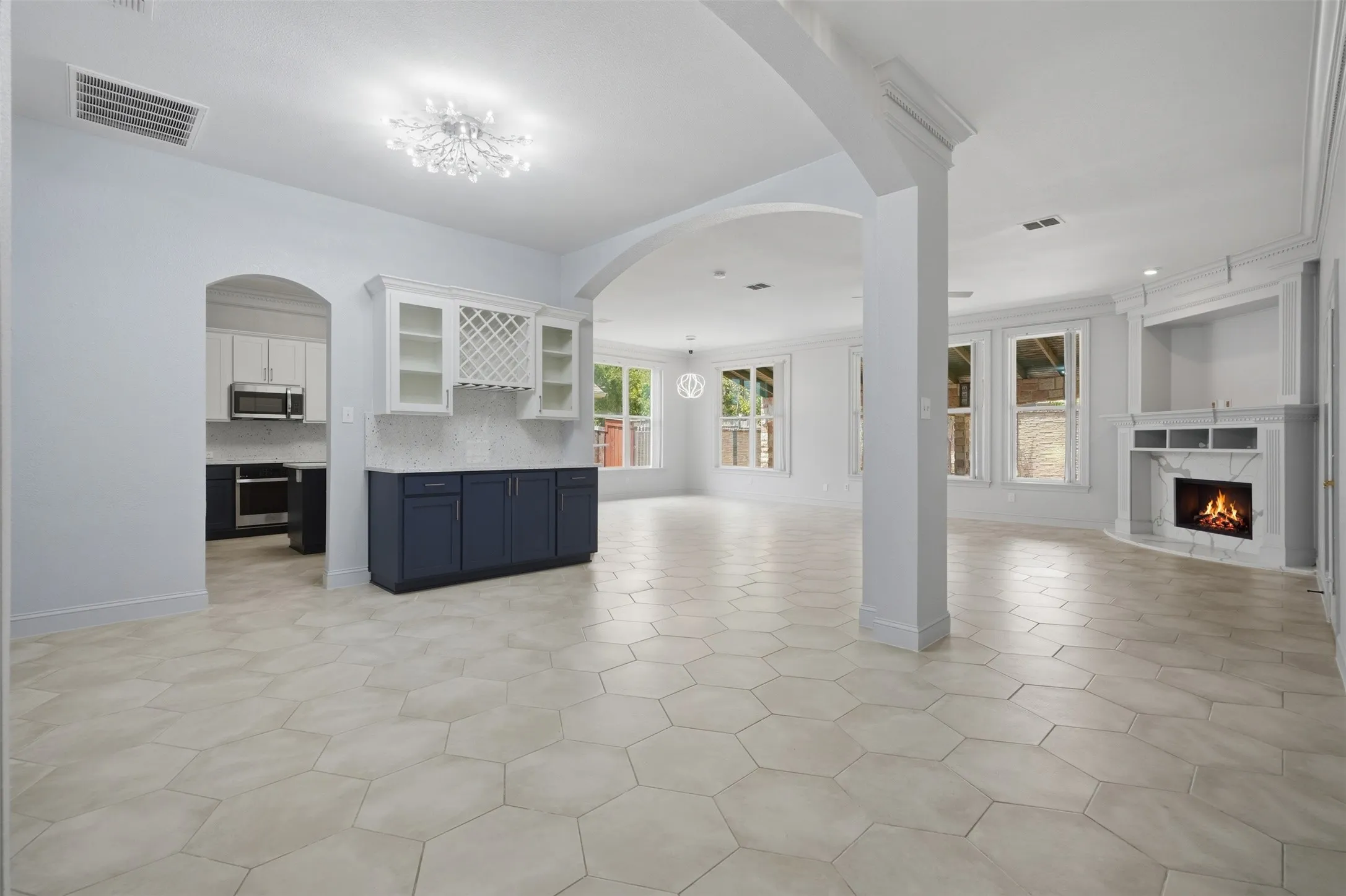 Single Family Residence For Sale in Denton County , 2409 Tahoe Lane, Denton, Texas 76210, 5 Bedroom, 3 Bathroom, 2 Garage spaces, 3,046 Sqft, built in 2001, mls#21148020, Real Estate Agent in Denton, Homes For Sale in Denton county, Homes For Sale in Denton, Realtor in Denton Texas, Real Estate Brokerage Independent Realty Texas, Luminita Cordes Realtor