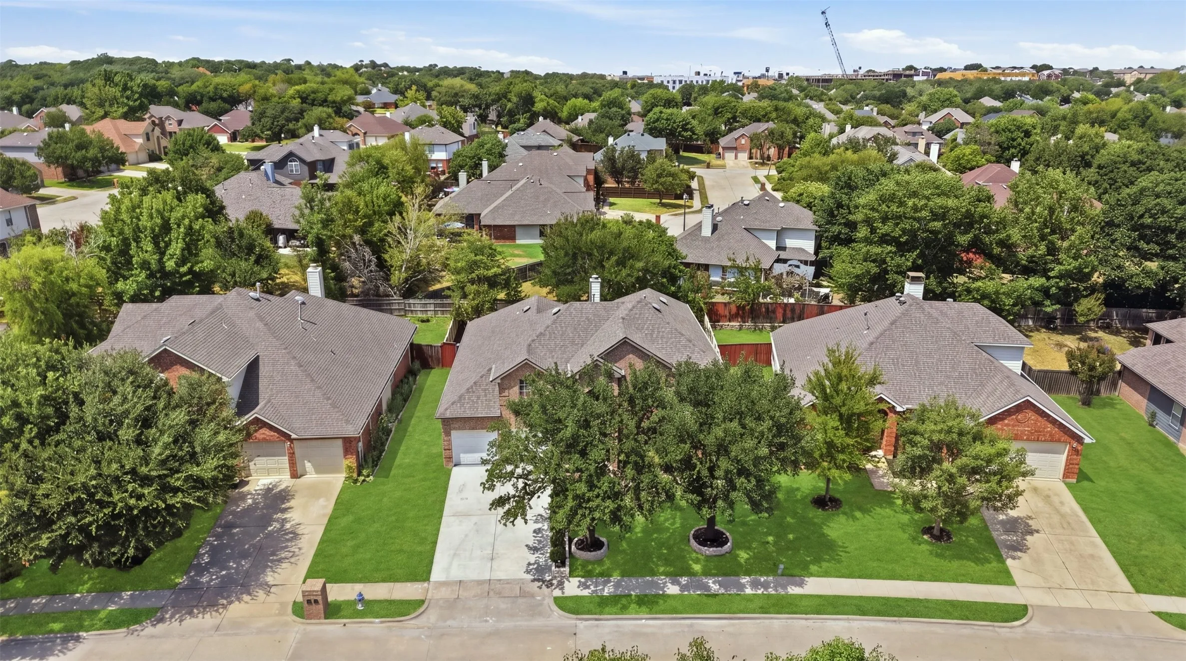 Single Family Residence For Sale in Denton County , 2409 Tahoe Lane, Denton, Texas 76210, 5 Bedroom, 3 Bathroom, 2 Garage spaces, 3,046 Sqft, built in 2001, mls#21148020, Real Estate Agent in Denton, Homes For Sale in Denton county, Homes For Sale in Denton, Realtor in Denton Texas, Real Estate Brokerage Independent Realty Texas, Luminita Cordes Realtor
