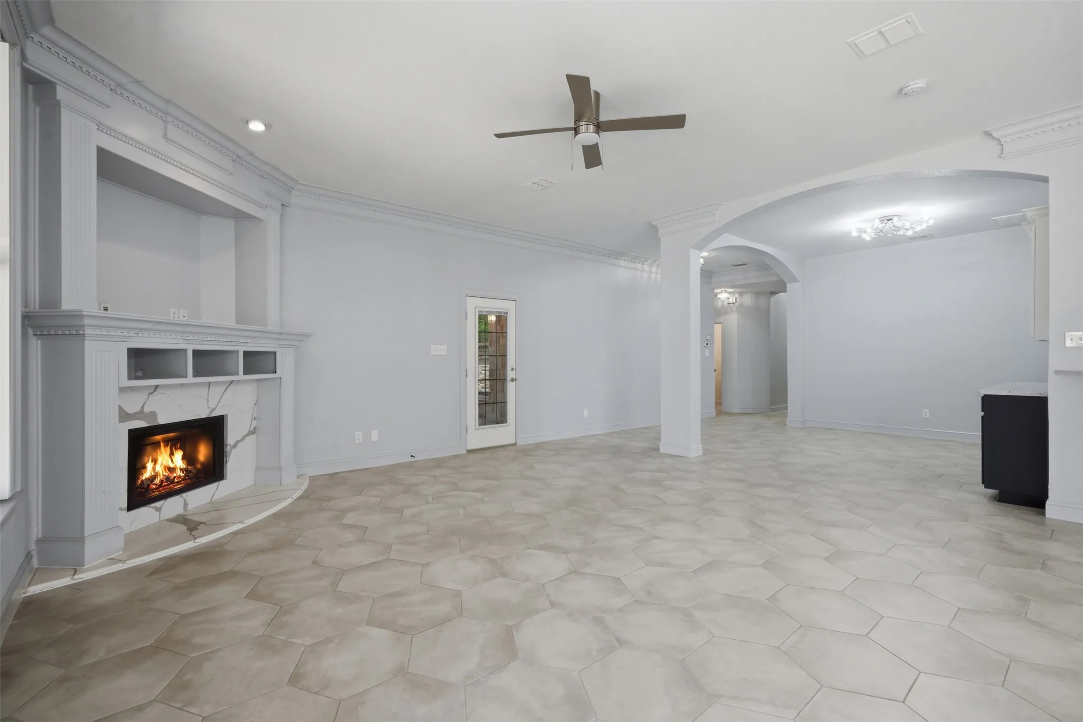 Single Family Residence For Sale in Denton County , 2409 Tahoe Lane, Denton, Texas 76210, 5 Bedroom, 3 Bathroom, 2 Garage spaces, 3,046 Sqft, built in 2001, mls#21148020, Real Estate Agent in Denton, Homes For Sale in Denton county, Homes For Sale in Denton, Realtor in Denton Texas, Real Estate Brokerage Independent Realty Texas, Luminita Cordes Realtor