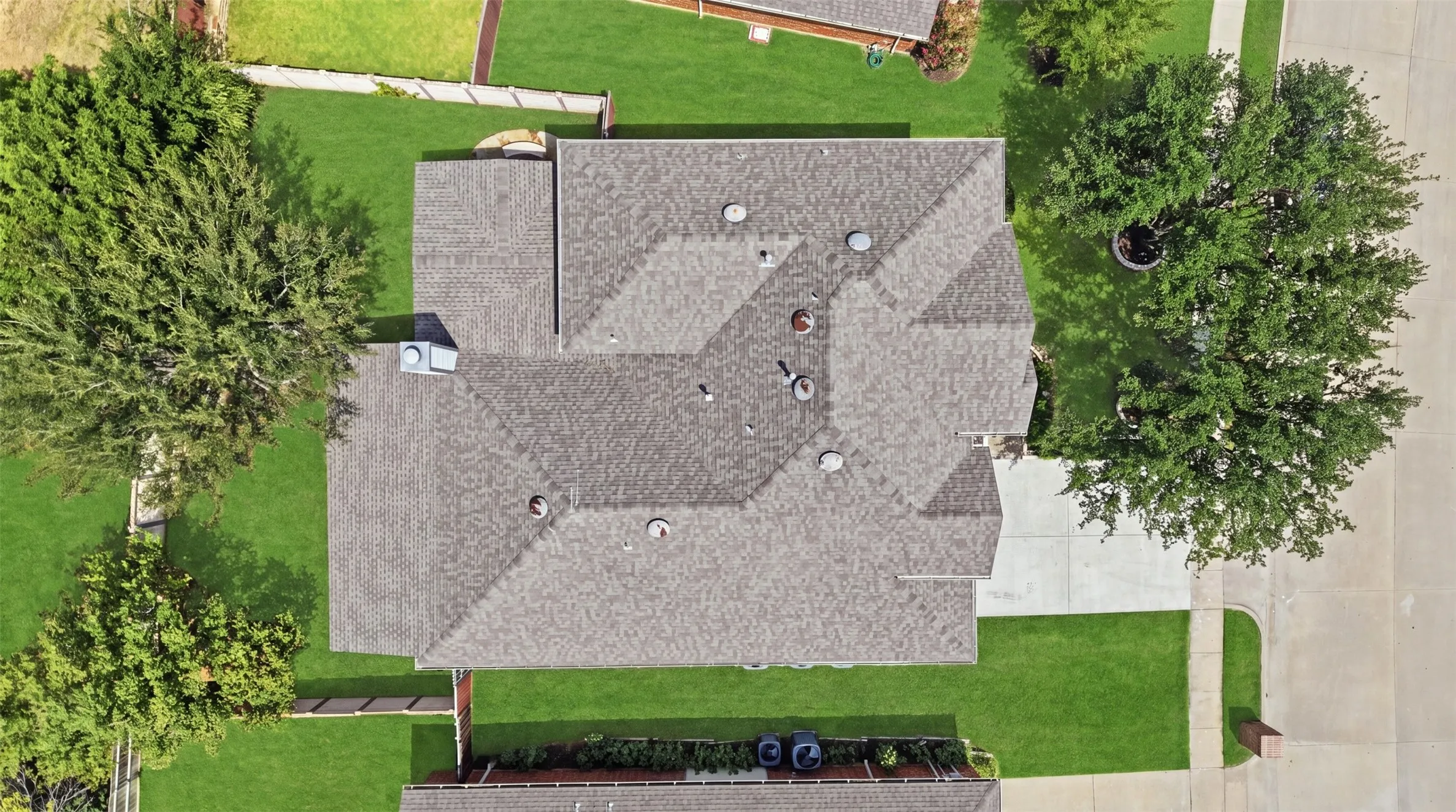 Single Family Residence For Sale in Denton County , 2409 Tahoe Lane, Denton, Texas 76210, 5 Bedroom, 3 Bathroom, 2 Garage spaces, 3,046 Sqft, built in 2001, mls#21148020, Real Estate Agent in Denton, Homes For Sale in Denton county, Homes For Sale in Denton, Realtor in Denton Texas, Real Estate Brokerage Independent Realty Texas, Luminita Cordes Realtor