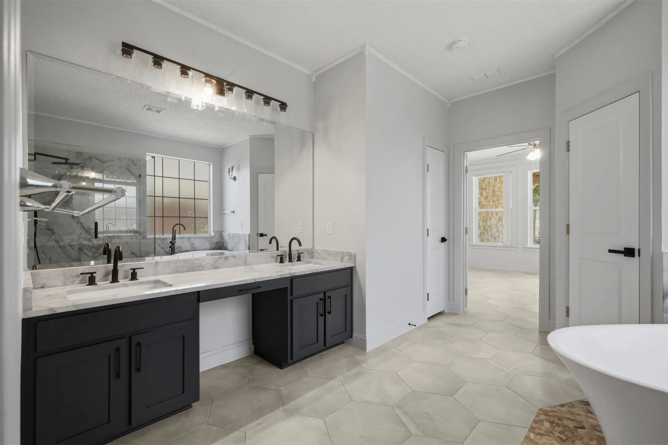 Single Family Residence For Sale in Denton County , 2409 Tahoe Lane, Denton, Texas 76210, 5 Bedroom, 3 Bathroom, 2 Garage spaces, 3,046 Sqft, built in 2001, mls#21148020, Real Estate Agent in Denton, Homes For Sale in Denton county, Homes For Sale in Denton, Realtor in Denton Texas, Real Estate Brokerage Independent Realty Texas, Luminita Cordes Realtor