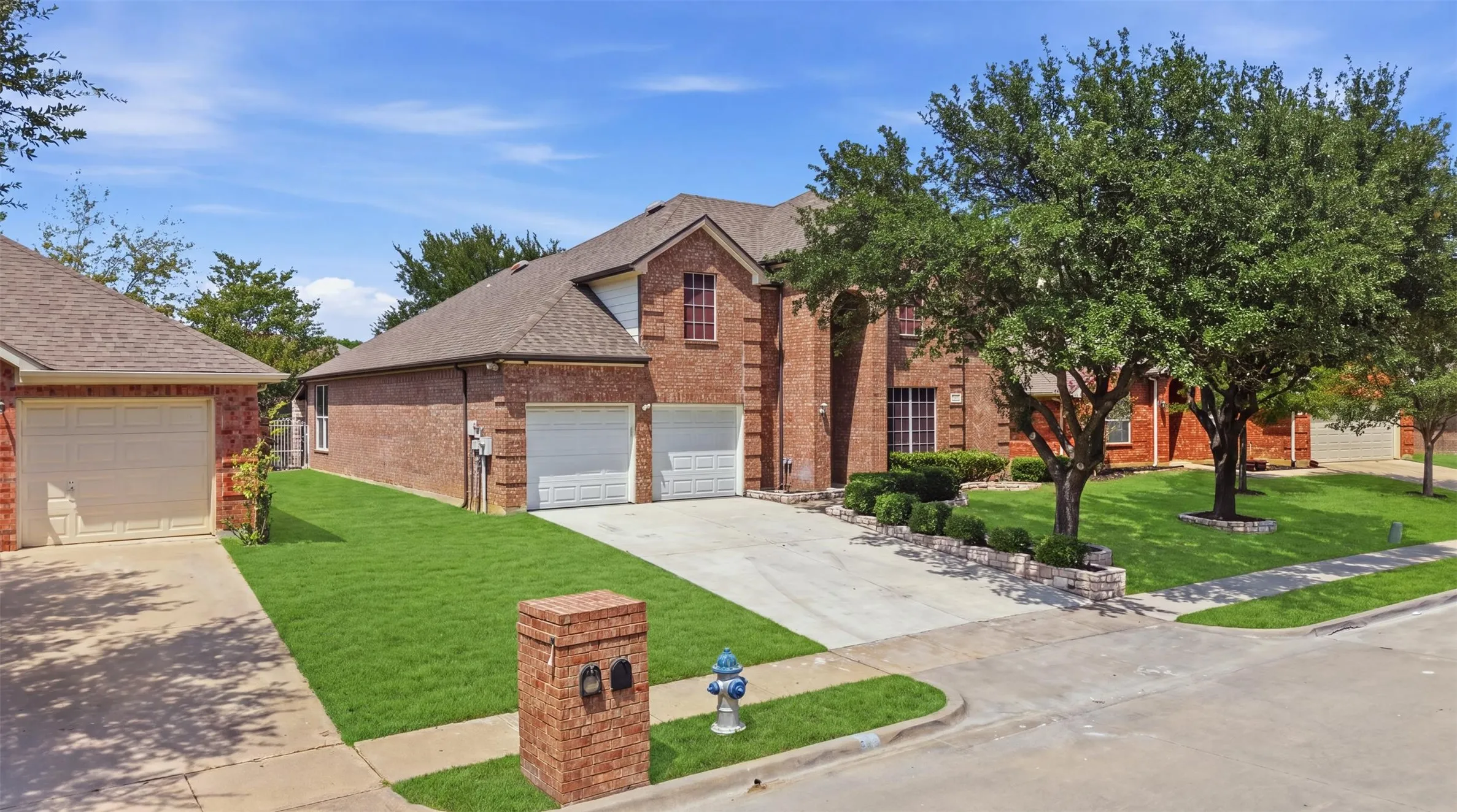 Single Family Residence For Sale in Denton County , 2409 Tahoe Lane, Denton, Texas 76210, 5 Bedroom, 3 Bathroom, 2 Garage spaces, 3,046 Sqft, built in 2001, mls#21148020, Real Estate Agent in Denton, Homes For Sale in Denton county, Homes For Sale in Denton, Realtor in Denton Texas, Real Estate Brokerage Independent Realty Texas, Luminita Cordes Realtor