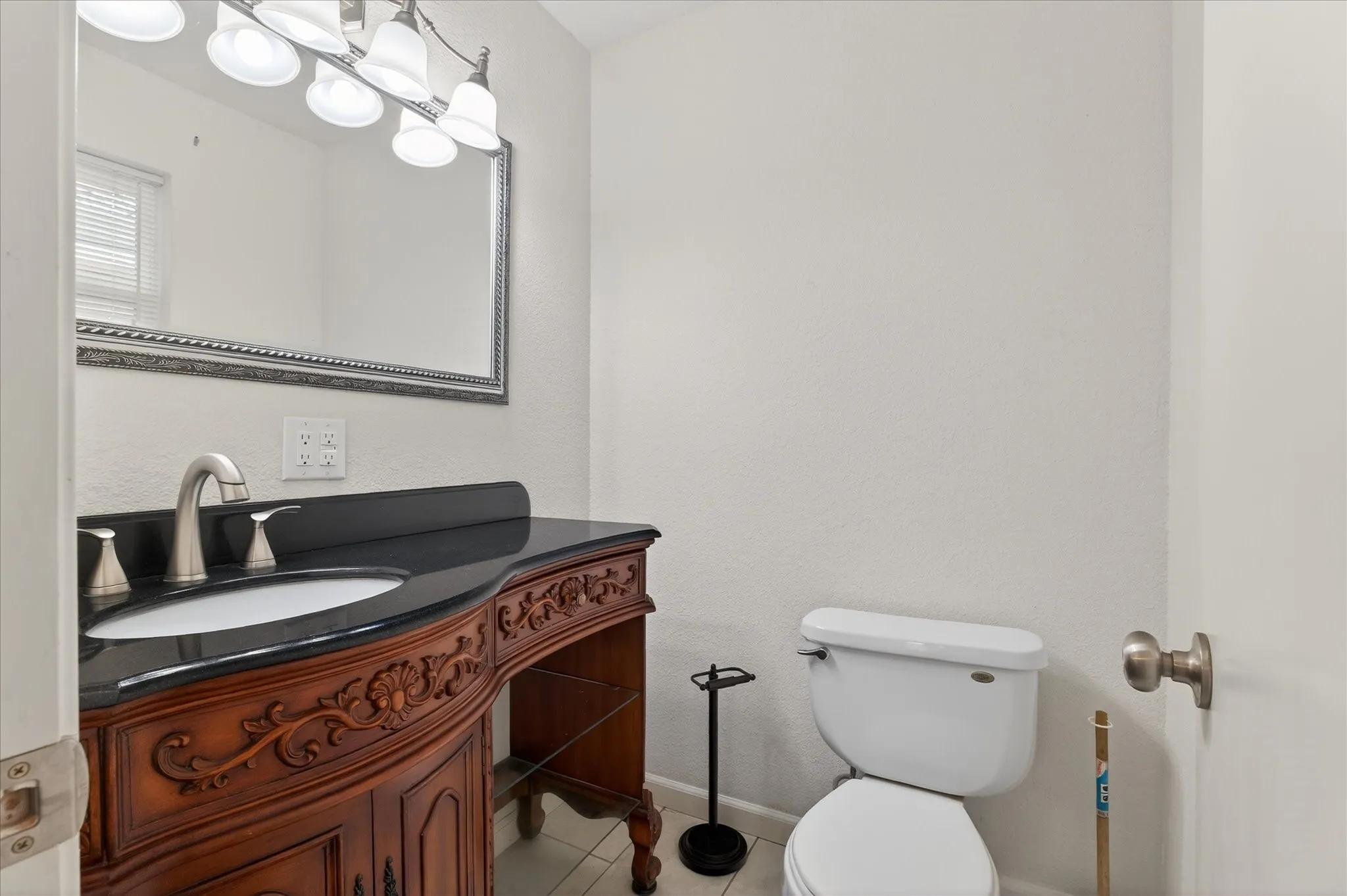 Single Family Residence For Rent in Collin County , 1807 W Josephine Street, Mc Kinney, Texas 75069, 3 Bedroom, 2 Bathroom, 1 Garage spaces, 1,228 Sqft, built in 1968, mls#21148050, Real Estate Agent in Mc Kinney, Homes For Rent in Collin county, Homes For Rent in Mc Kinney, Realtor in Mc Kinney Texas, Real Estate Brokerage Independent Realty Texas, Luminita Cordes Realtor