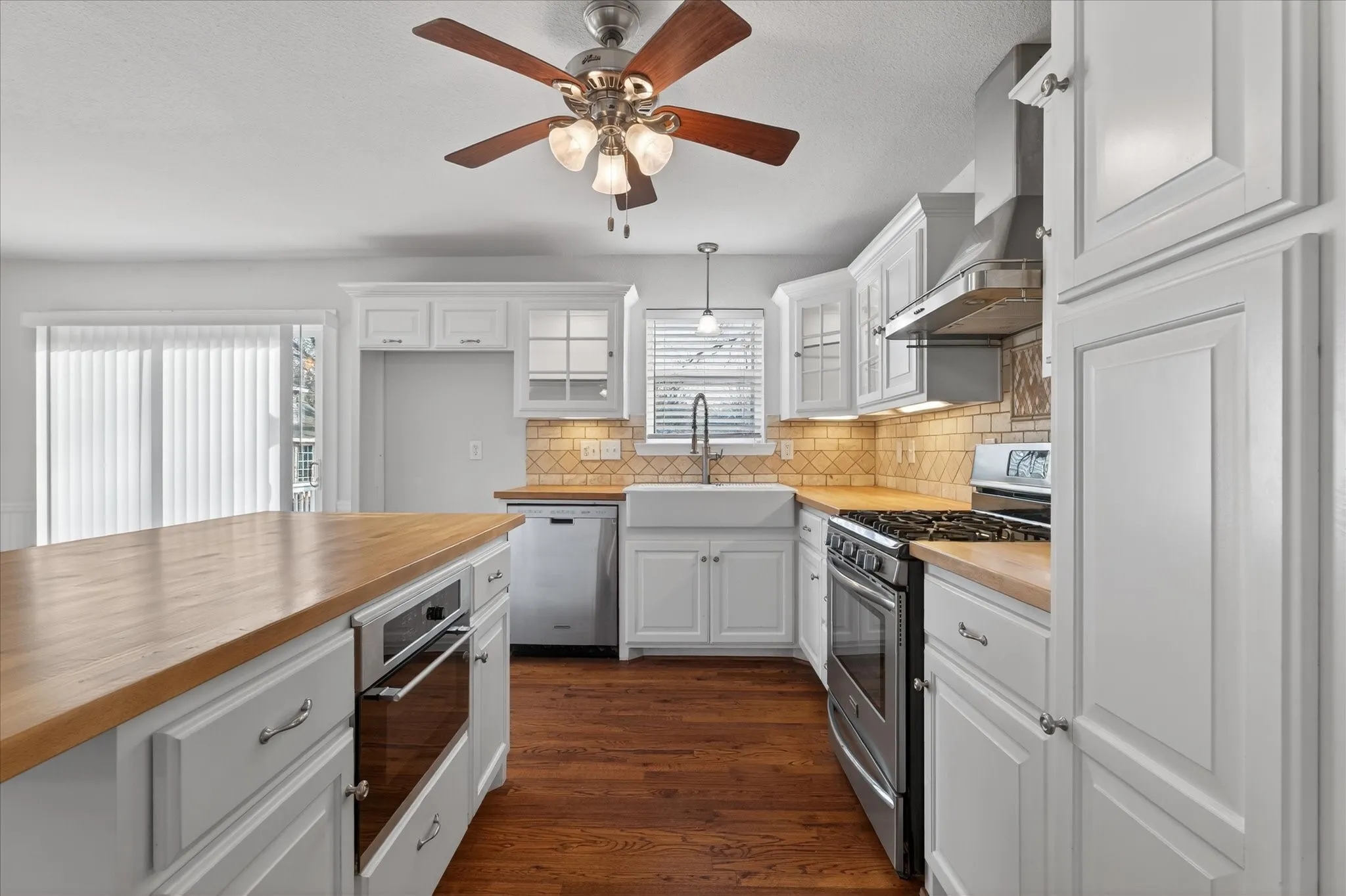Single Family Residence For Rent in Collin County , 1807 W Josephine Street, Mc Kinney, Texas 75069, 3 Bedroom, 2 Bathroom, 1 Garage spaces, 1,228 Sqft, built in 1968, mls#21148050, Real Estate Agent in Mc Kinney, Homes For Rent in Collin county, Homes For Rent in Mc Kinney, Realtor in Mc Kinney Texas, Real Estate Brokerage Independent Realty Texas, Luminita Cordes Realtor