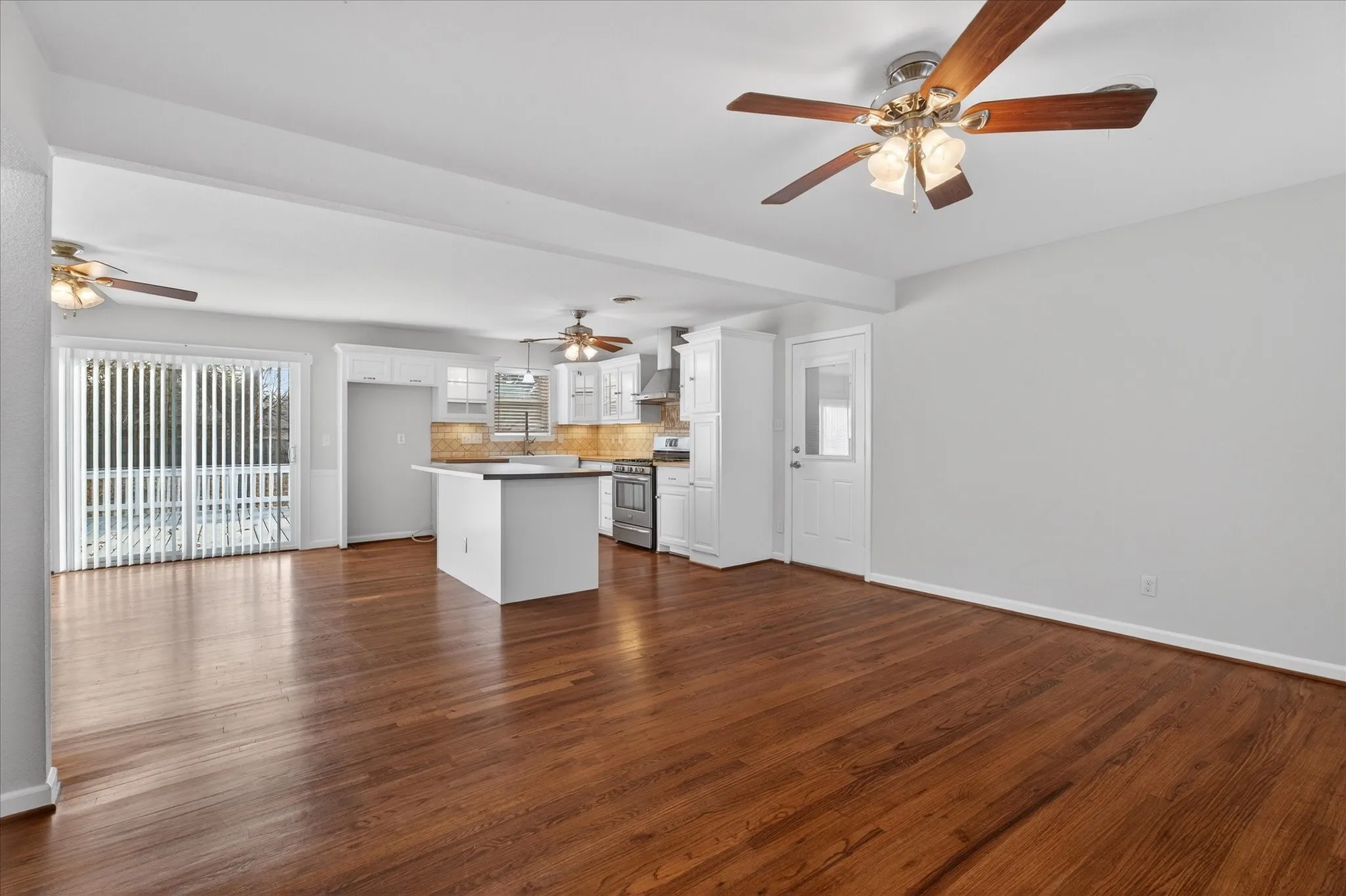 Single Family Residence For Rent in Collin County , 1807 W Josephine Street, Mc Kinney, Texas 75069, 3 Bedroom, 2 Bathroom, 1 Garage spaces, 1,228 Sqft, built in 1968, mls#21148050, Real Estate Agent in Mc Kinney, Homes For Rent in Collin county, Homes For Rent in Mc Kinney, Realtor in Mc Kinney Texas, Real Estate Brokerage Independent Realty Texas, Luminita Cordes Realtor